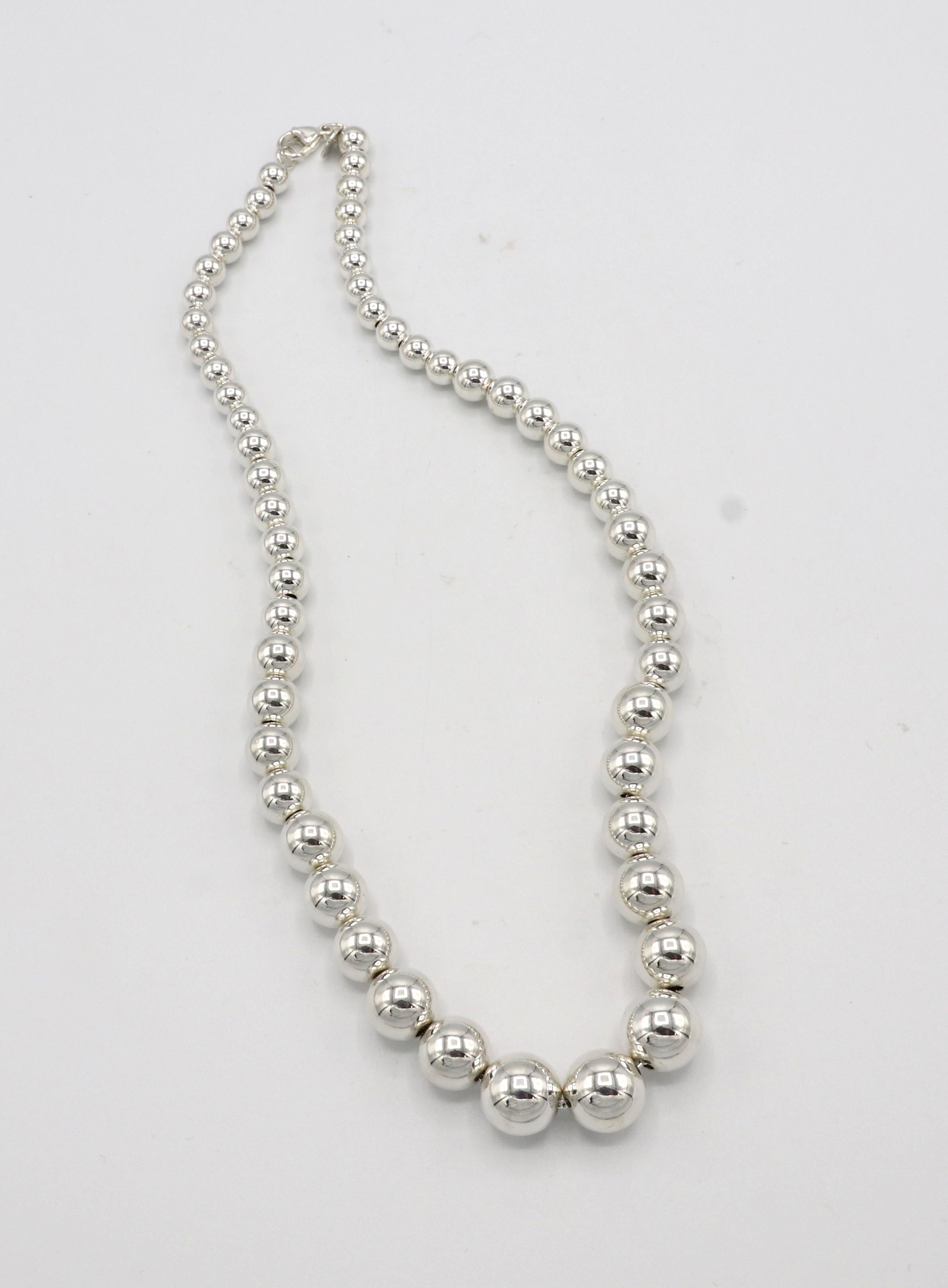 Moderne Tiffany & Co. Collier de perles graduées en argent Sterling Hardware Ball and Ball en vente