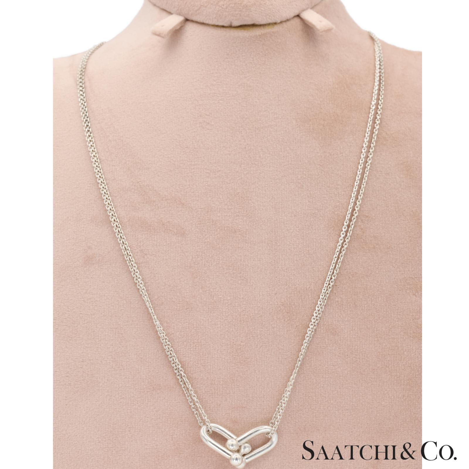 Tiffany & Co. Collana con ciondolo a doppio anello Hardware Large

Marchio: Tiffany & Co.
Tipo di metallo: Argento Sterling 925
Peso totale dell'articolo: 13,2 grammi
Lunghezza: 20 pollici

ID interno: NK23224