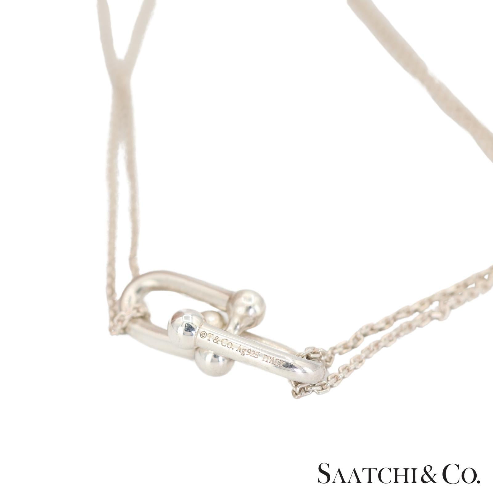 Tiffany & Co. Hardware Collana con ciondolo a doppio anello in argento sterling in vendita 2