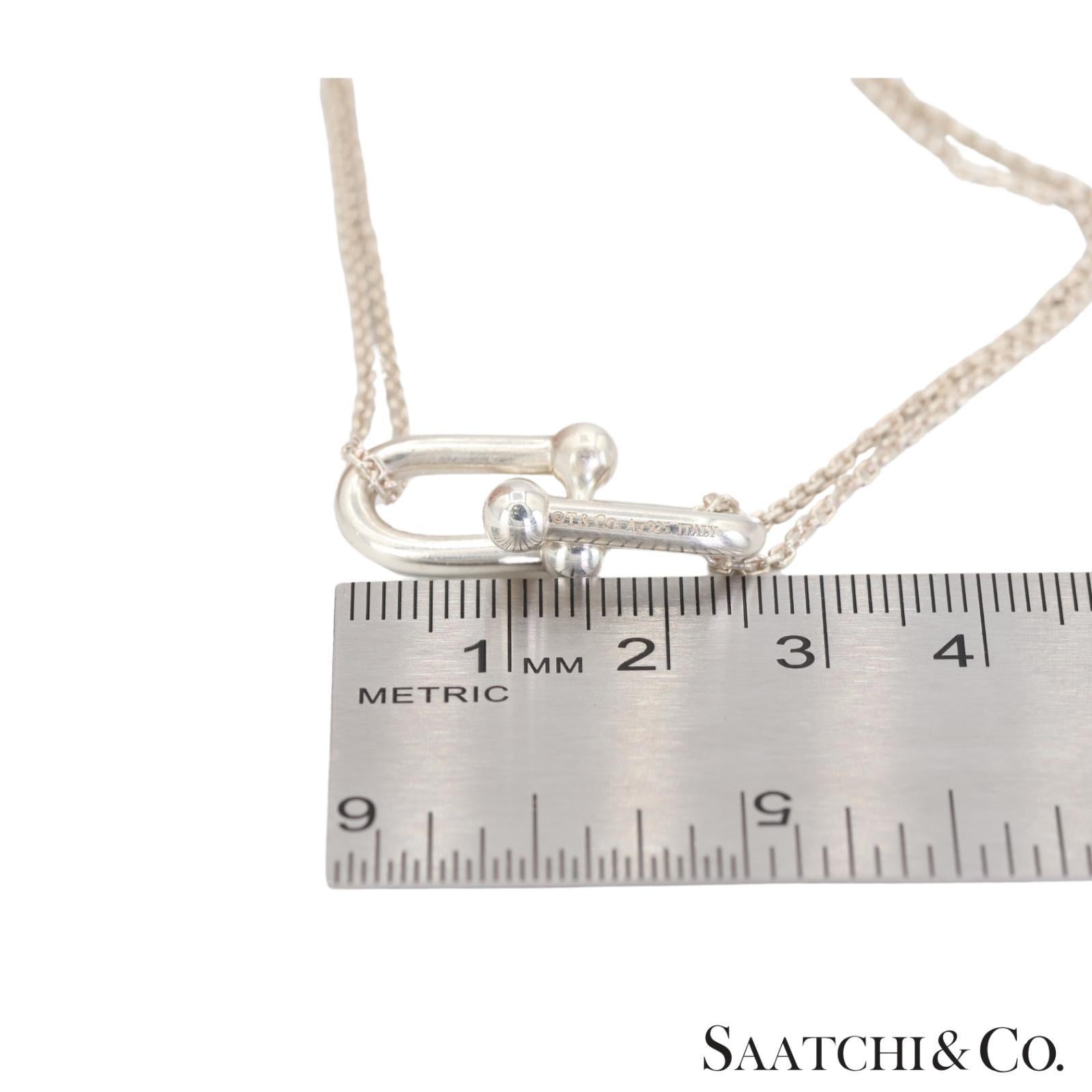 Tiffany & Co. Hardware Collana con ciondolo a doppio anello in argento sterling in vendita 4