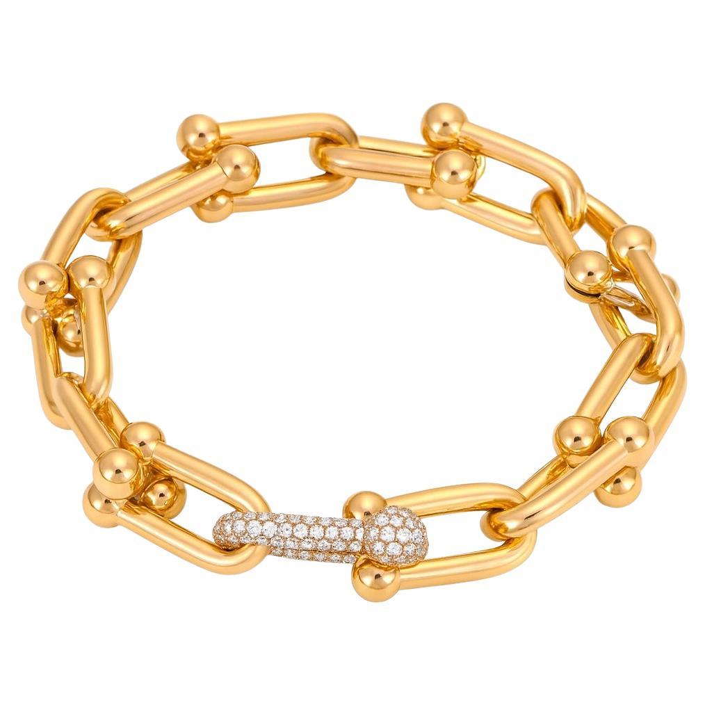 Tiffany & Co. HardWear Pulsera de cadena de diamantes de oro rosa de 18 quilates

De la emblemática colección HardWear de Tiffany, esta atrevida pulsera de cadena de oro rosa de 18 quilates está realzada con 1,70 quilates de diamantes pavé redondos,