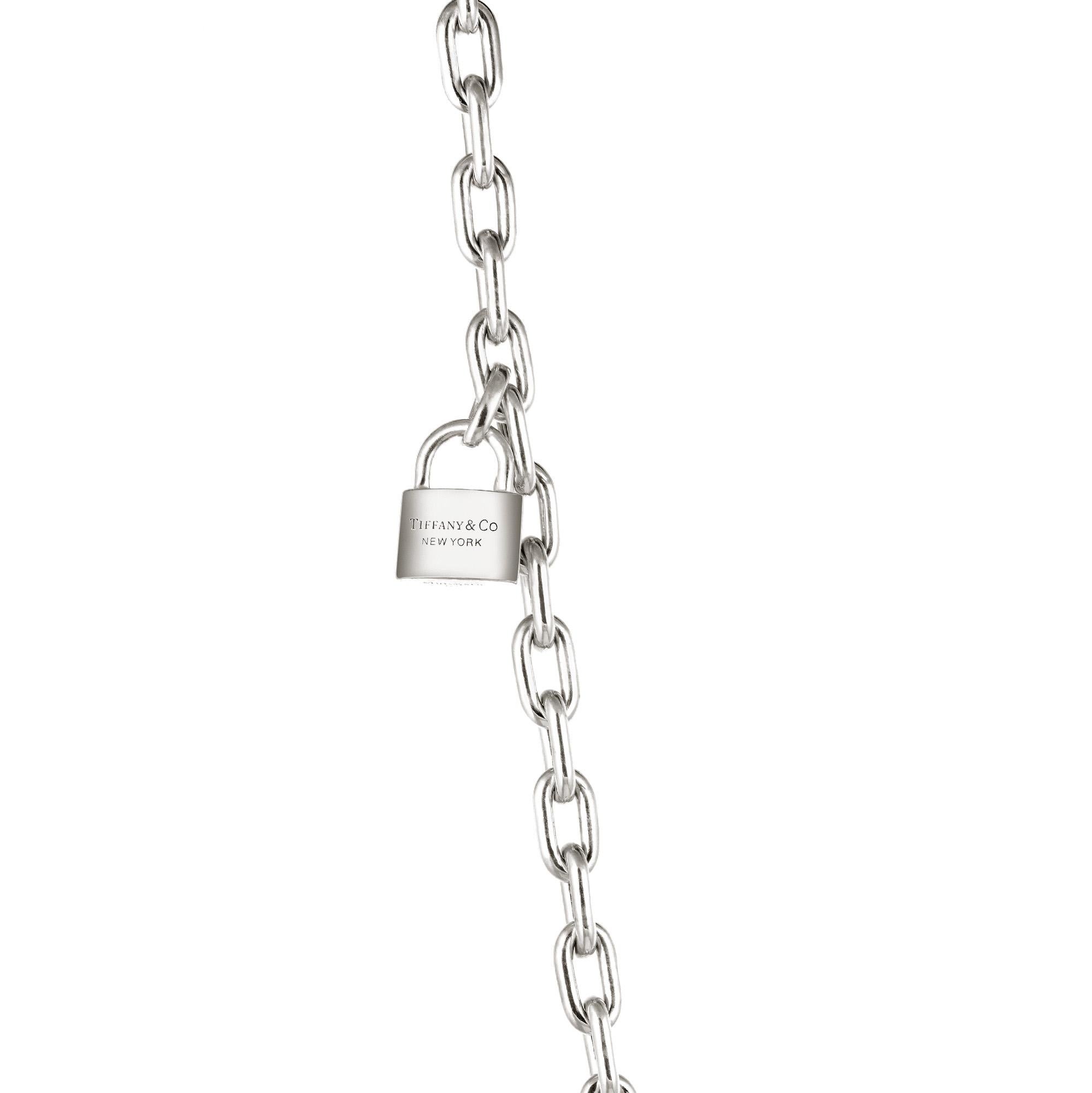 Collier de perles Tiffany & Co HardWear d'occasion en argent sterling (collection actuelle).  

Le collier s'inspire d'un bracelet typique de 1962 trouvé dans les archives de Tiffany. HardWear incarne la résistance durable et l'esprit désinhibé. La