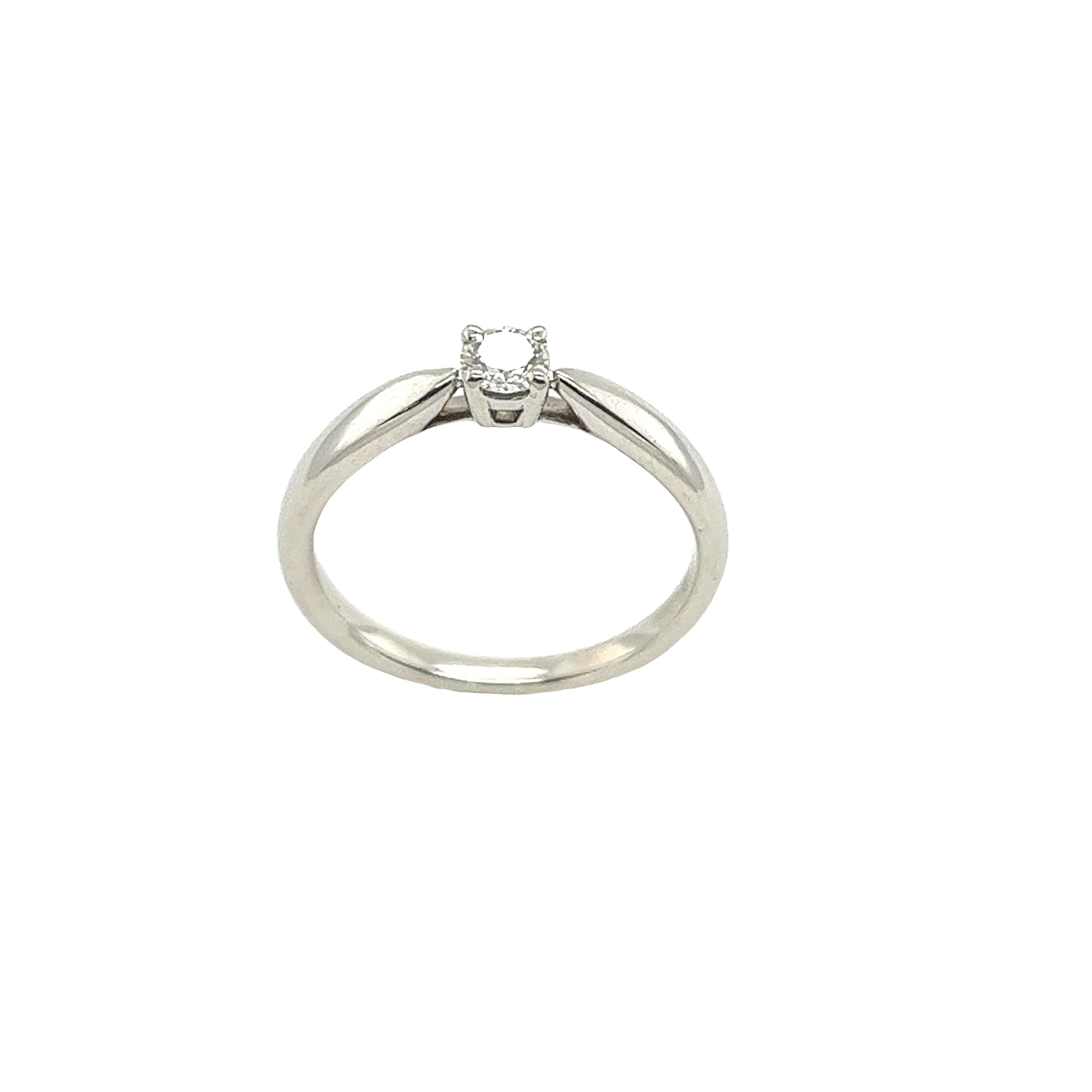 Women's Tiffany & Co. Harmony Diamond Ring 0.15ct Set in Platinum  For Sale