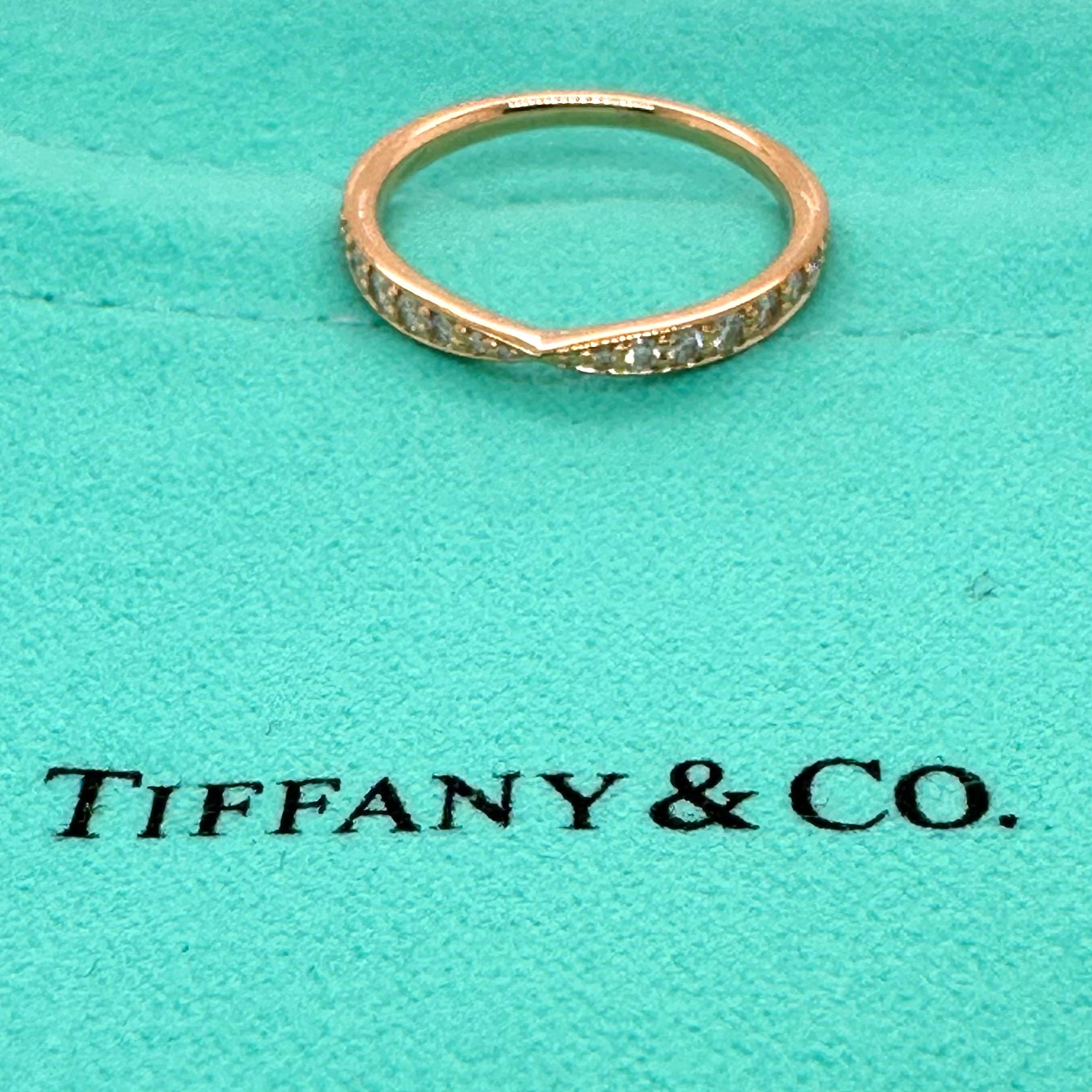 Tiffany & Co. Bague à anneau en or rose et diamants harmonieux en vente 4