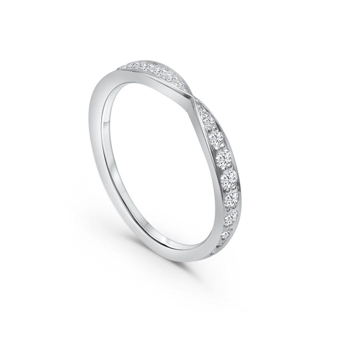 TIFFANY & Co. Harmony Platin Diamant 1,8mm Band Ring 7

Der Tiffany Harmony® Bandring ist eine wunderschöne Studie der Ausgewogenheit. Er verjüngt sich sanft in der Mitte und ist so proportioniert, dass er perfekt mit dem Tiffany Harmony®