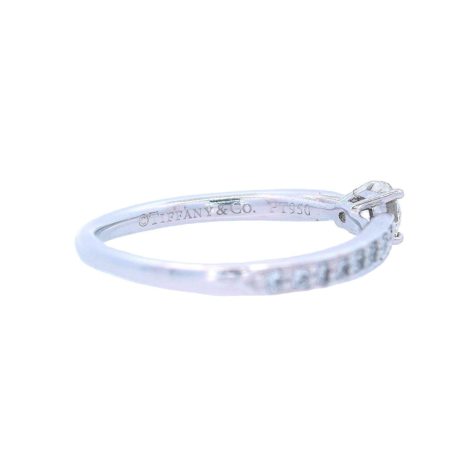 da uomo o donna Tiffany & Co. Harmony Platinum Engagement Ring with Diamonds in vendita