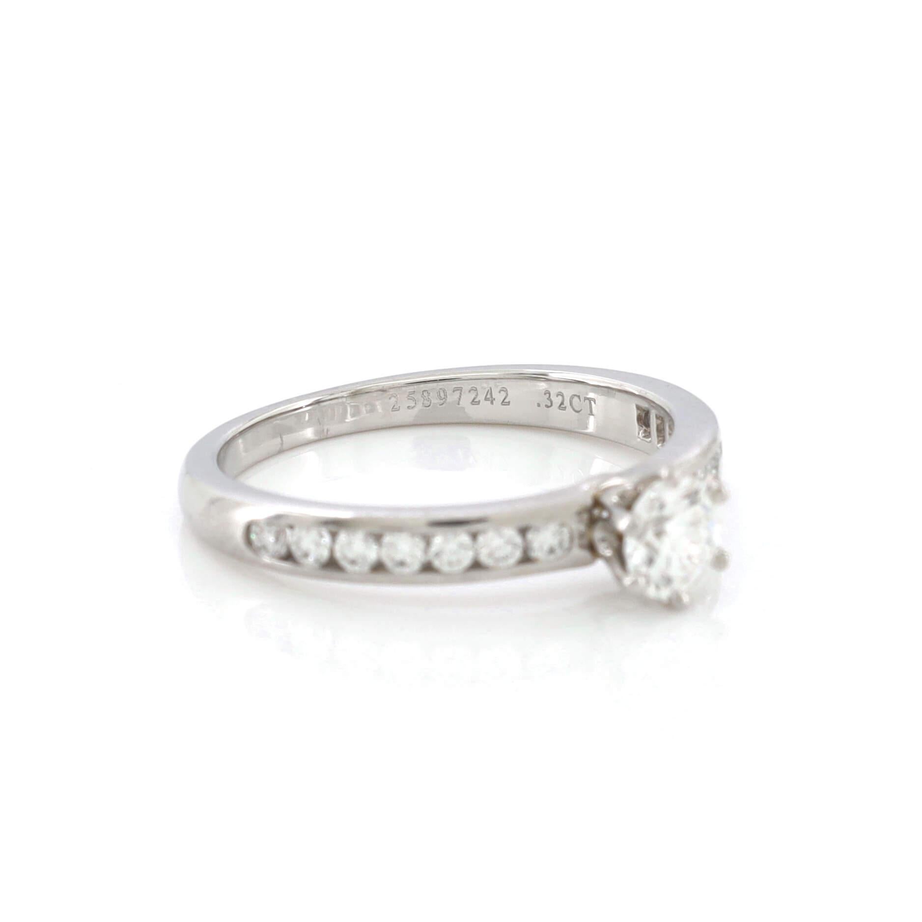 Tiffany & Co. Anillo Harmony Platino y Diamantes con Diamante RBC F/VS1 0 1