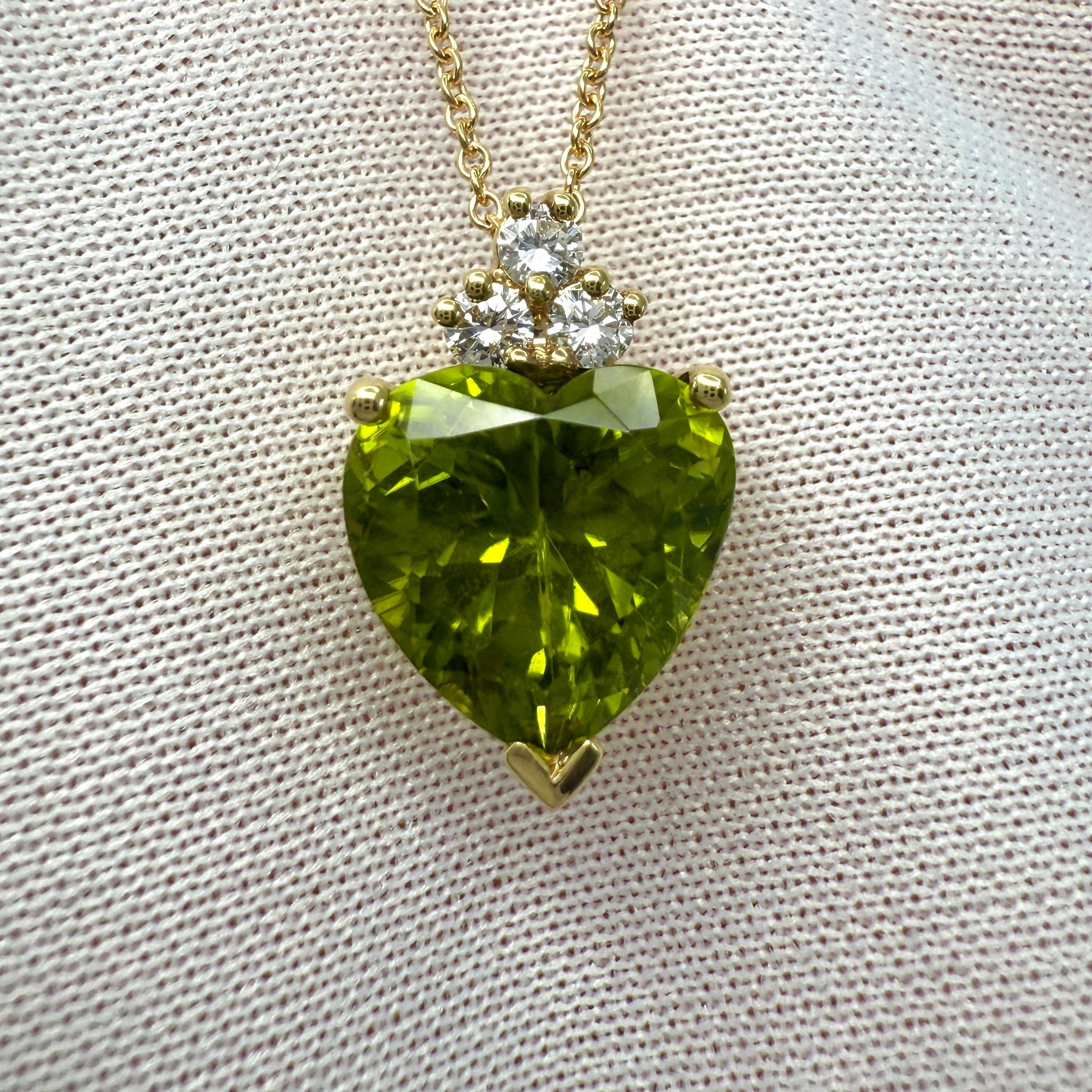 Tiffany & Co Collier pendentif en or jaune 18k avec péridot vert taillé en cœur et diamants en vente 1