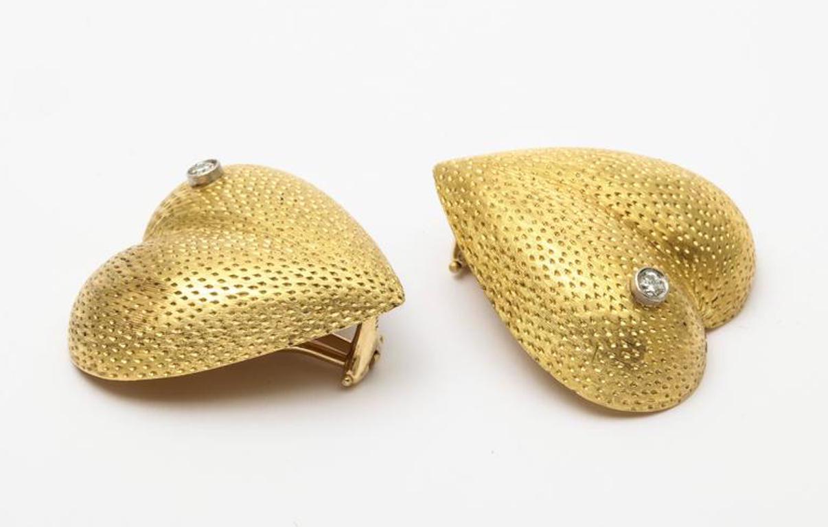 Modern Tiffany & Co. Heart Form Stippled 18 Karat Gold and Diamond Clip Earrings
