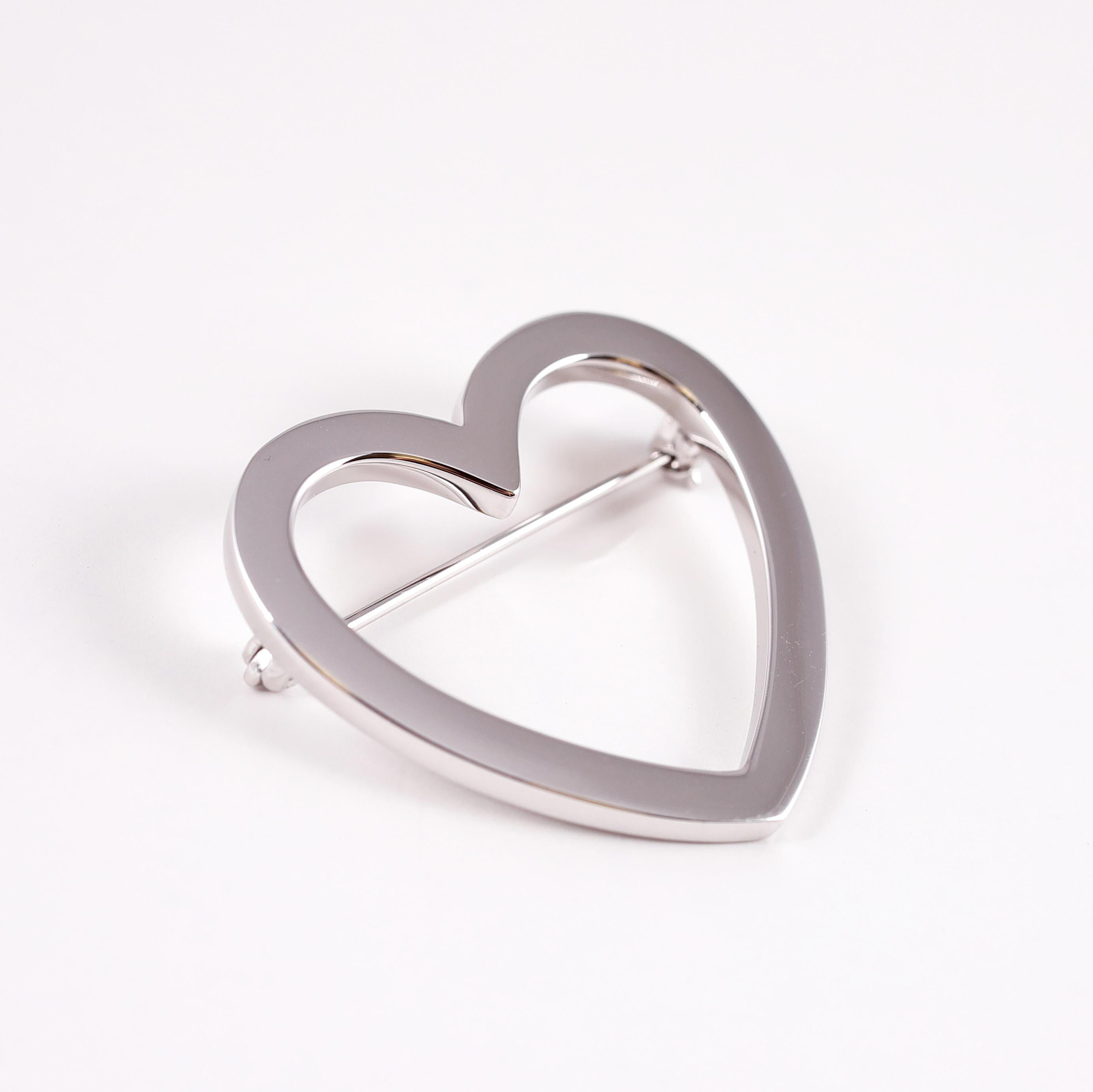 Tiffany & Co. Heart Pin in 18 Karat Gold 3