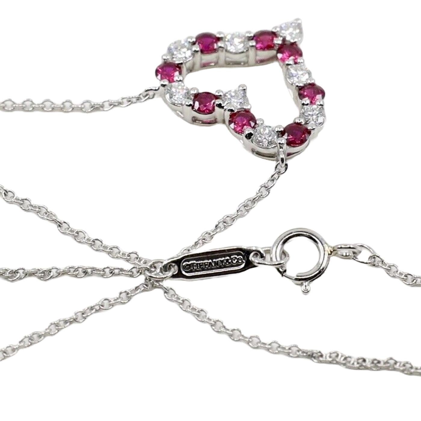 Tiffany & Co Pendentif coeur rubis et diamant petit format en platine 16 pouces Neuf - En vente à Aventura, FL