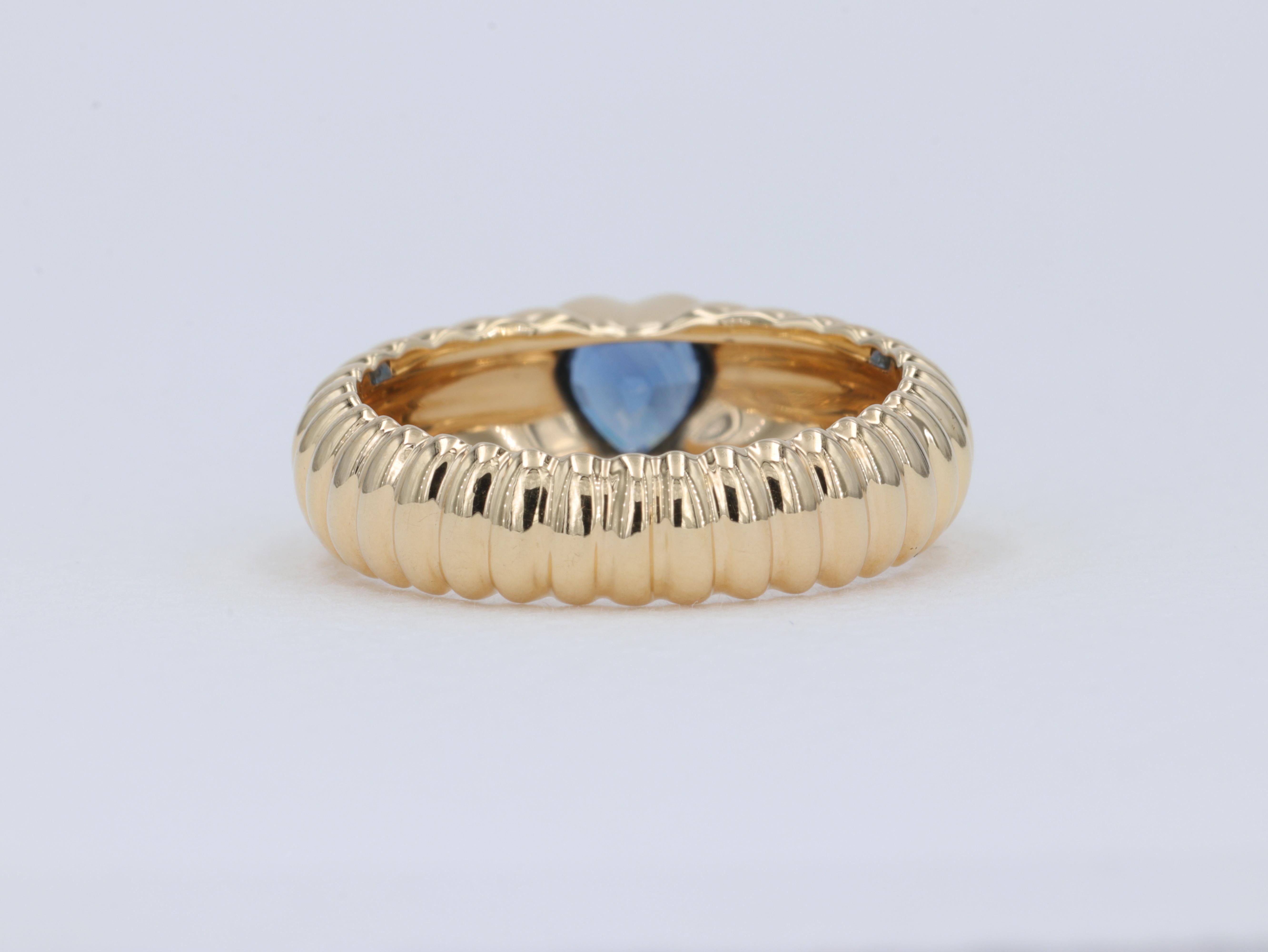 Retro Tiffany & Co. Heart Shape Blue Sapphire and 18 Karat Yellow Gold Ring For Sale