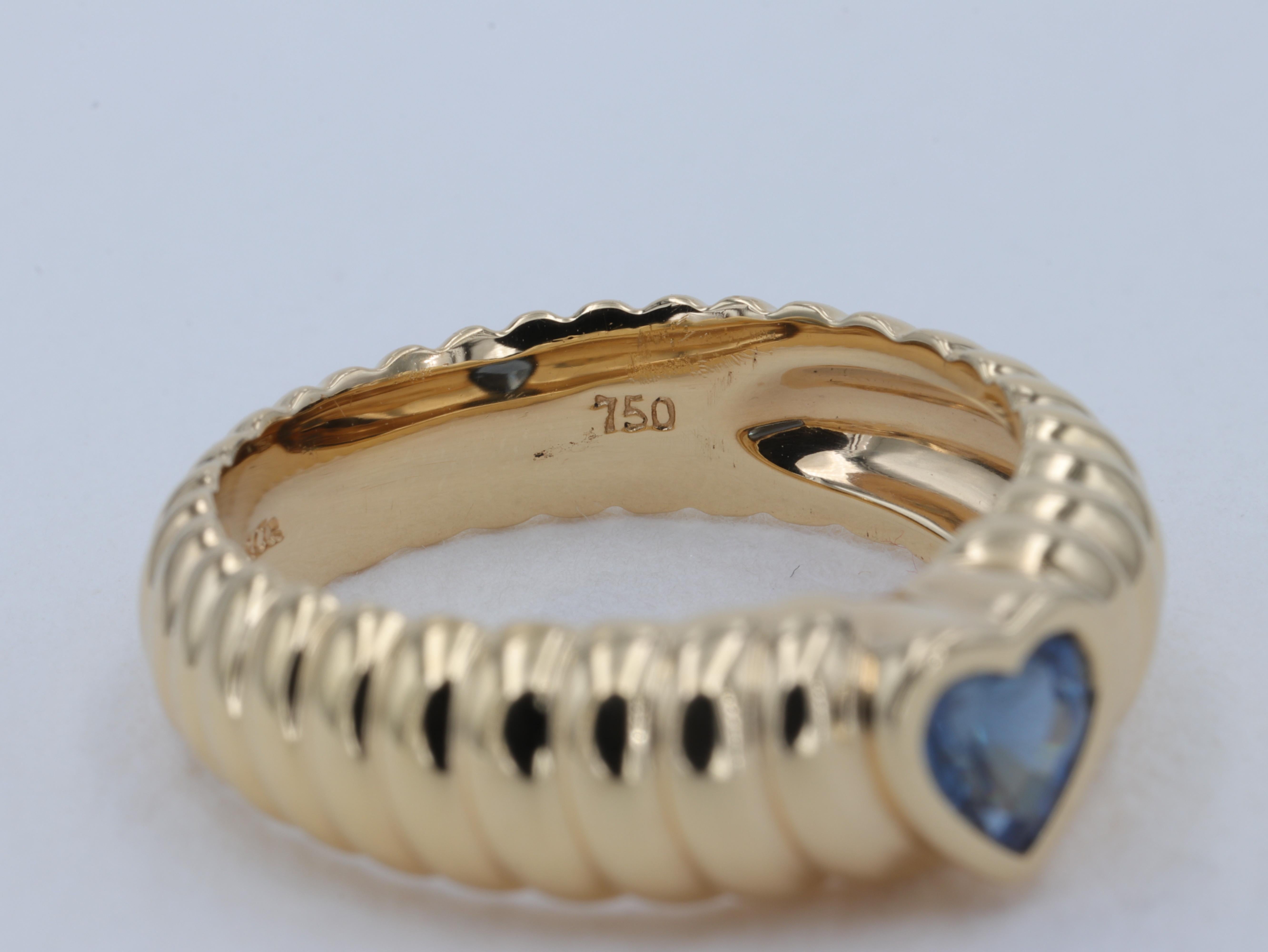 Tiffany & Co. Heart Shape Blue Sapphire and 18 Karat Yellow Gold Ring In Excellent Condition For Sale In Tampa, FL