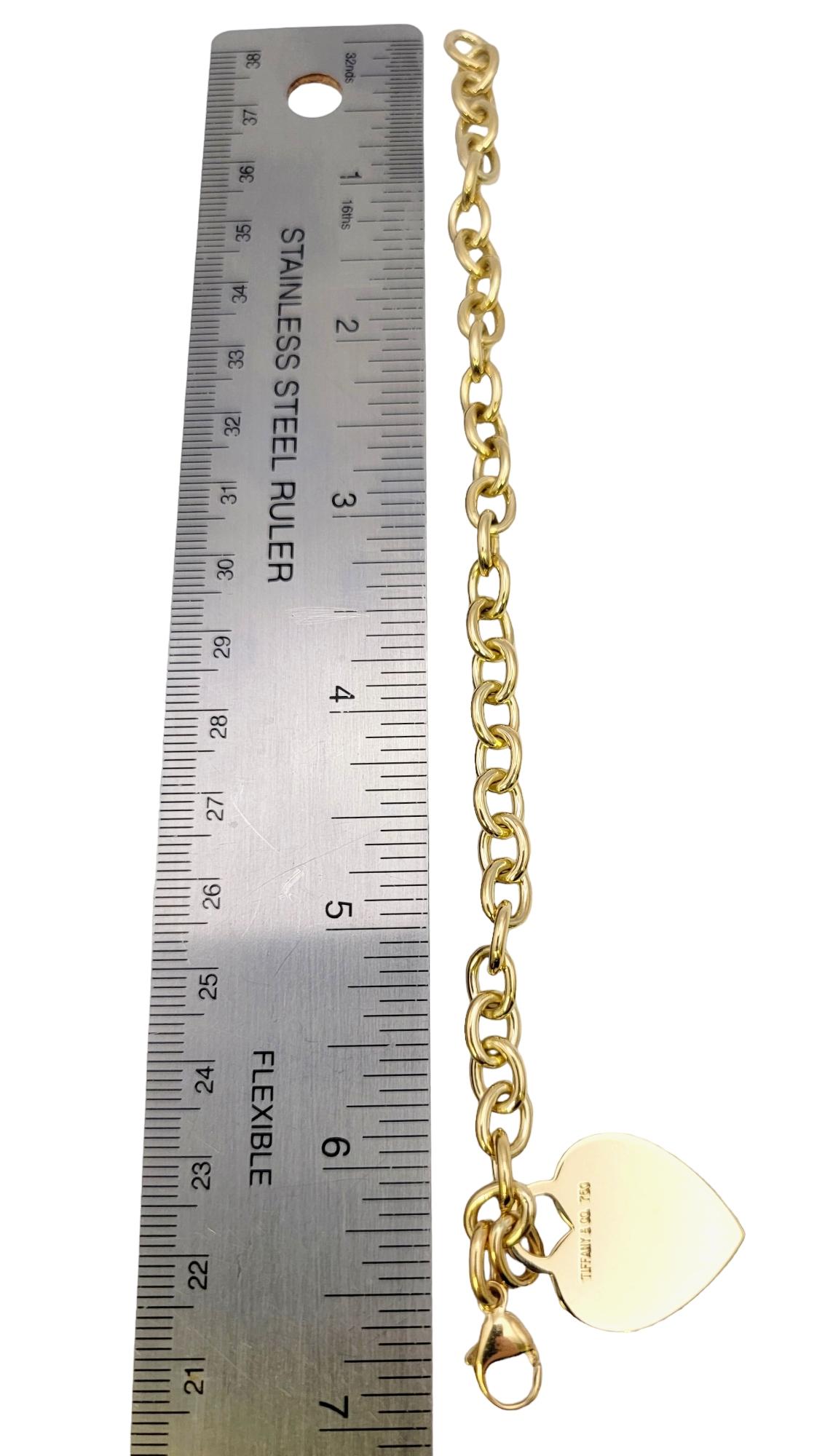Tiffany & Co. Bracelet à maillons avec étiquette en forme de cœur en or jaune poli 18 carats en vente 9