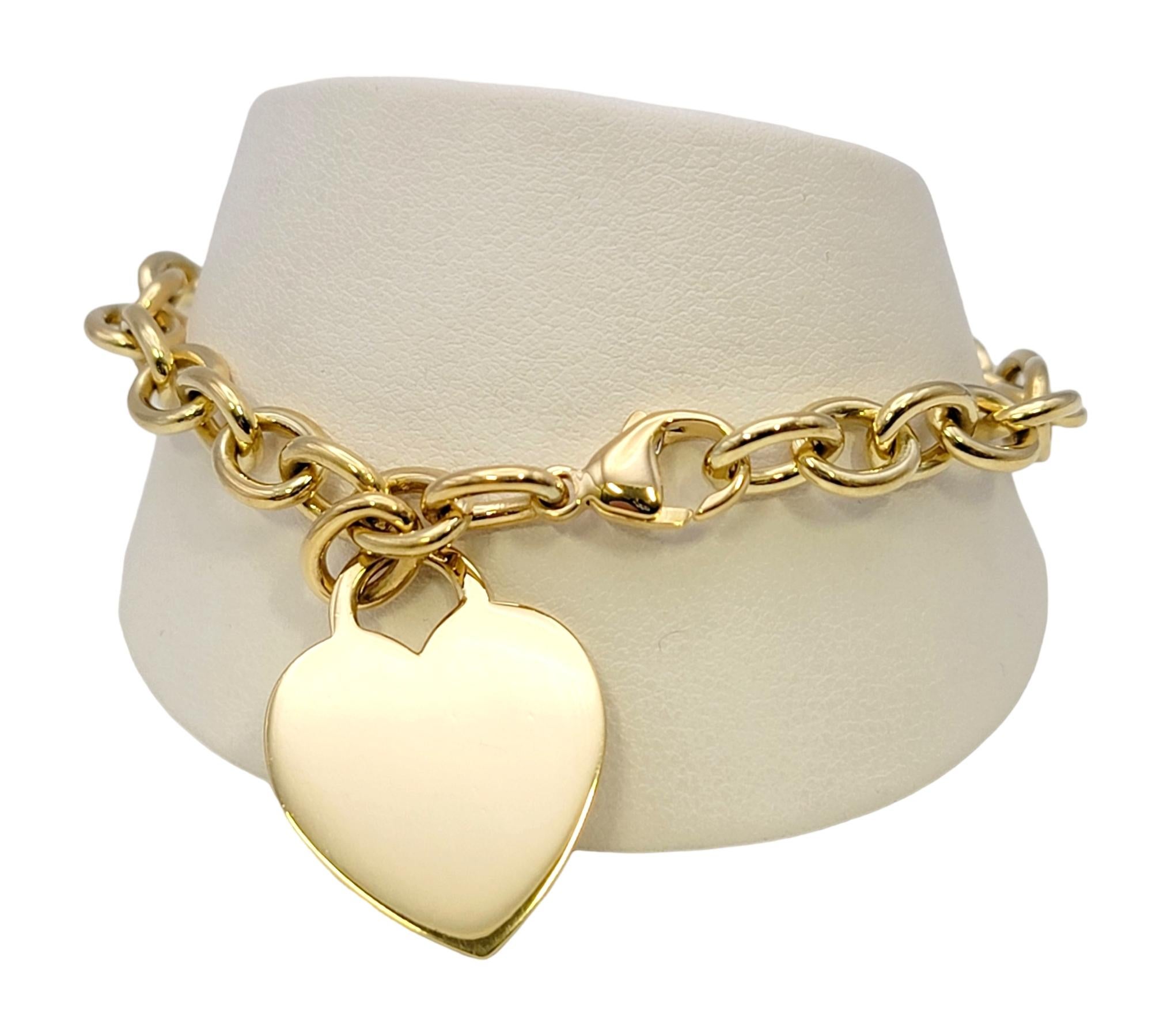 Tiffany & Co. Bracelet à maillons avec étiquette en forme de cœur en or jaune poli 18 carats en vente 4