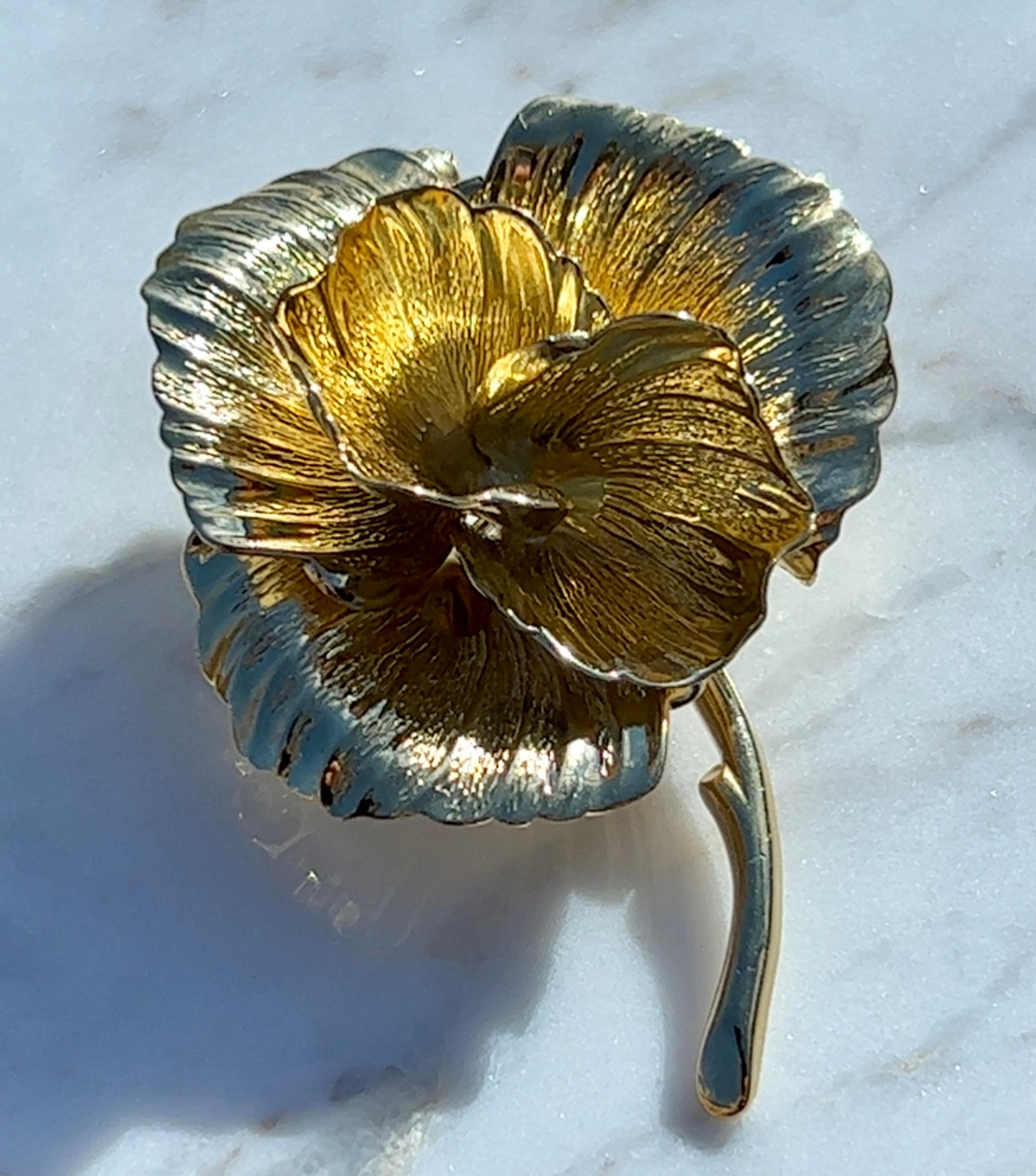 Tiffany & Co. Henkel & Grosse Modernist Gold Flower Pin In Good Condition In Towson, MD