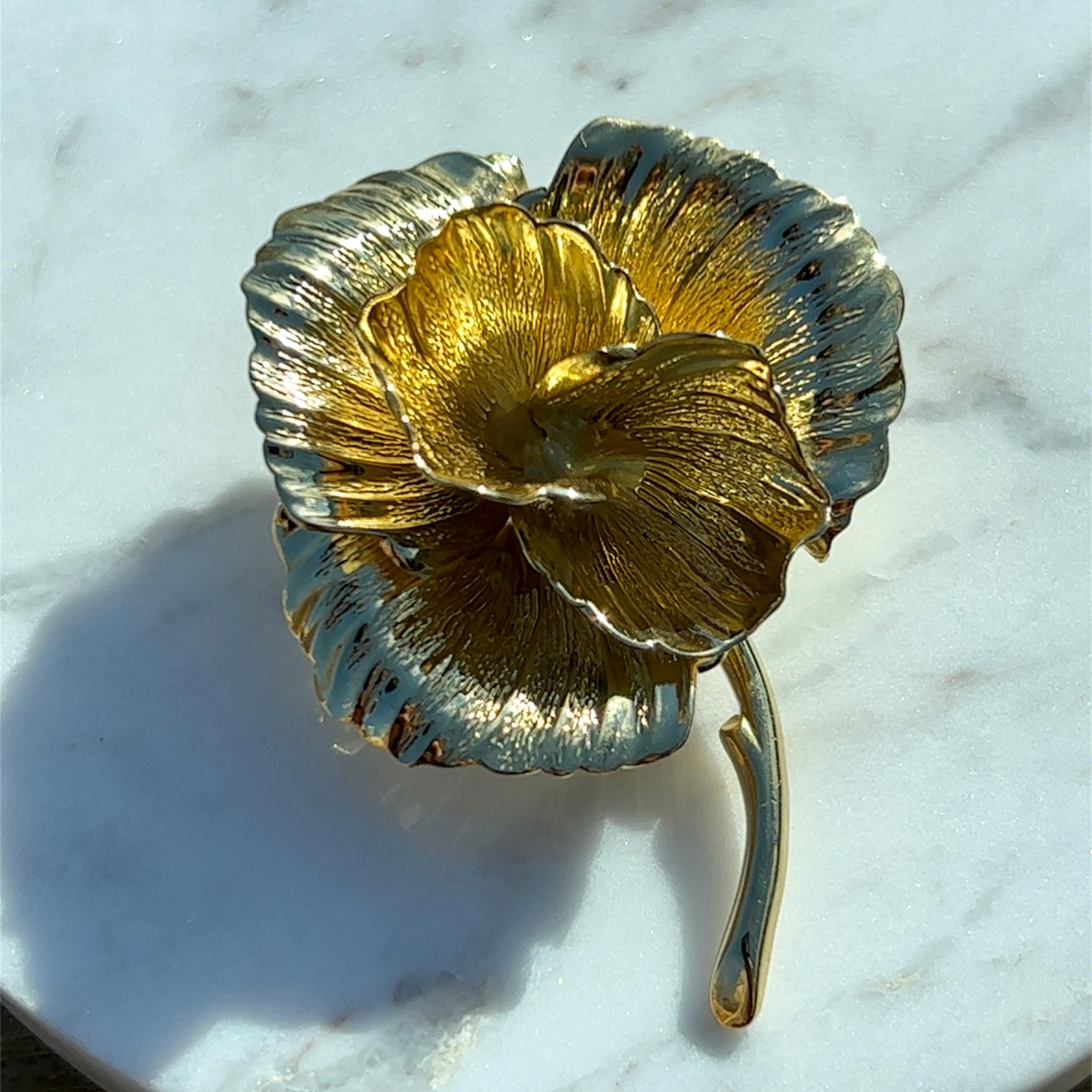 Women's or Men's Tiffany & Co. Henkel & Grosse Modernist Gold Flower Pin