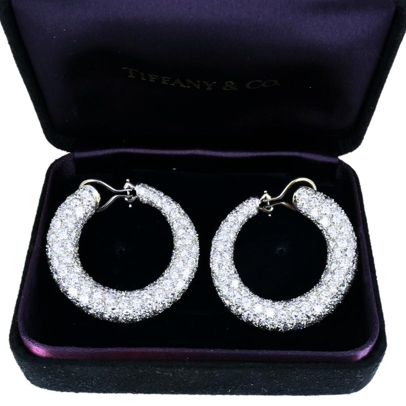 Tiffany & Co. Hoop Earrings Diamond Platinum Original Box In Excellent Condition For Sale In Beverly Hills, CA