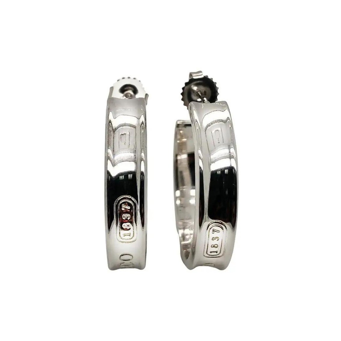 Tiffany & Co. Orecchini a cerchio T & Co. 1837  Scatola e astuccio in argento sterling in vendita