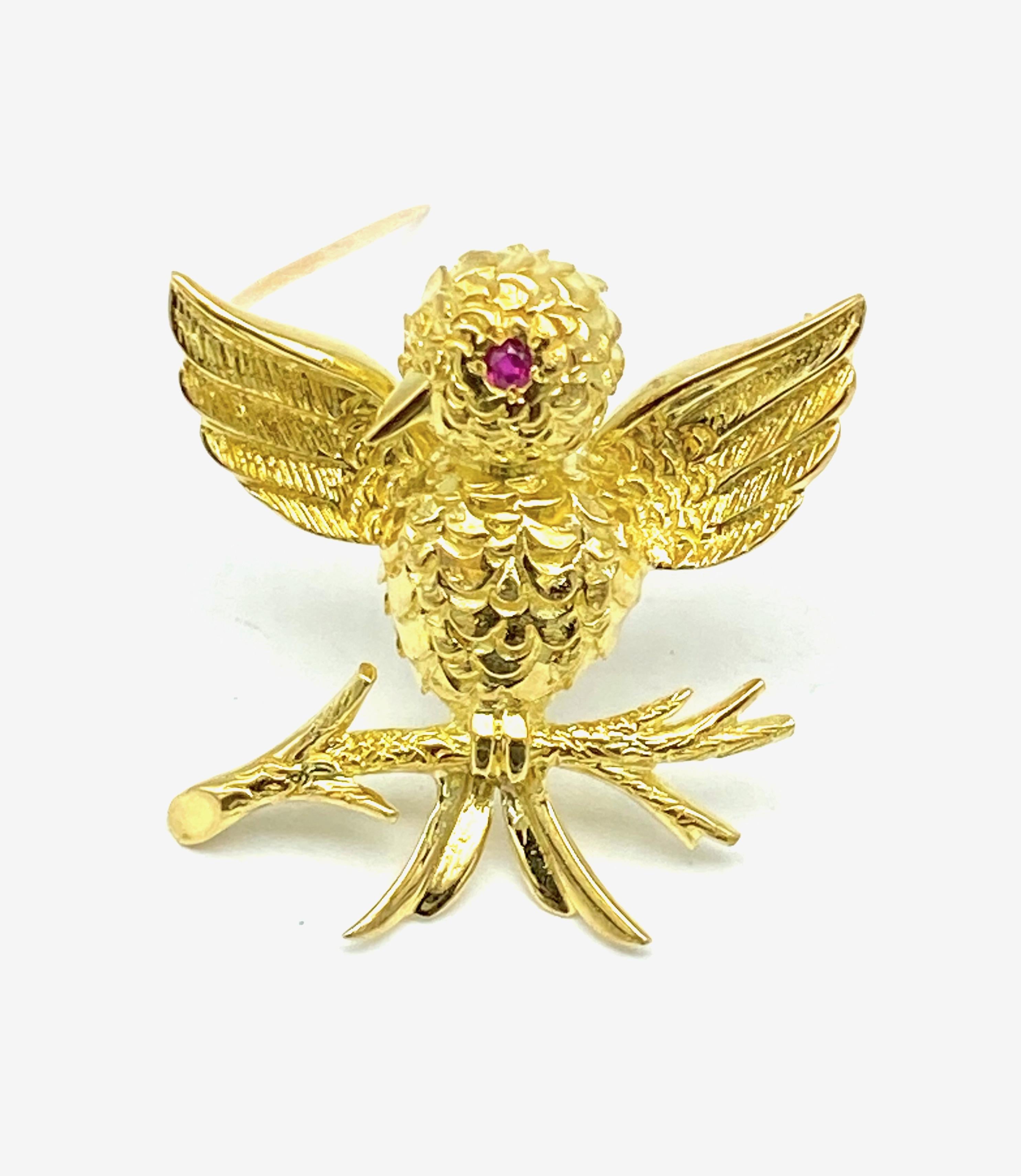 Modern Tiffany & Co. Hummingbird 18 Karat Yellow Gold & Ruby Pin