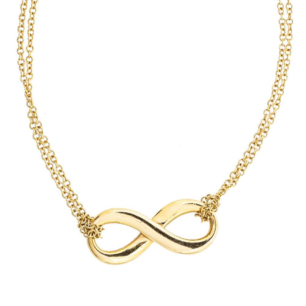 The Infinity collection by Tiffany & Co. stands to powerfully symbolize a continuous flow of connection, energy, and vitality. The label smoothly blends the meaning of Infinity with timeless charm and infuses it into this bracelet. The piece comes