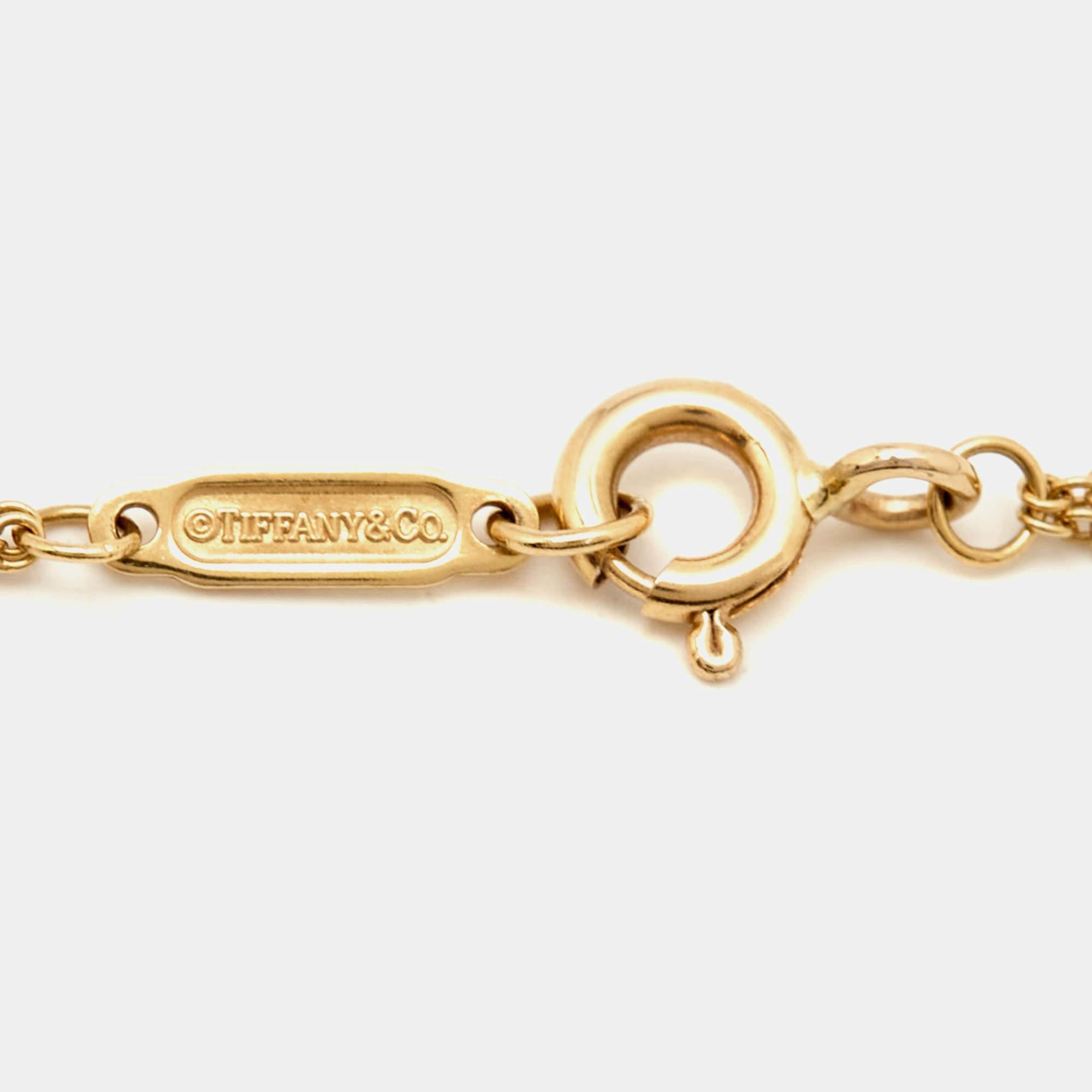 Tiffany & Co. Infinity 18k Yellow Gold Chain Bracelet In Excellent Condition For Sale In Dubai, Al Qouz 2