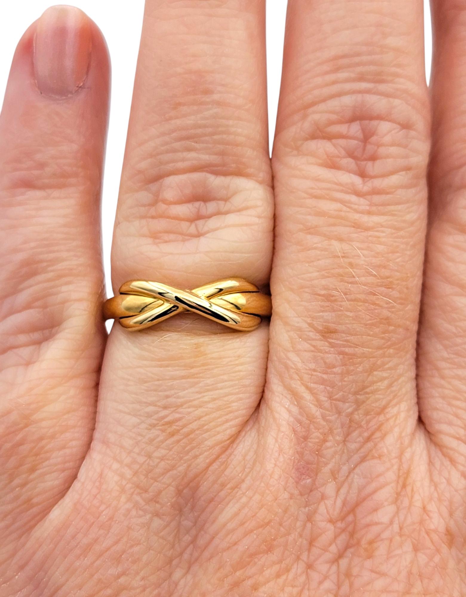 Tiffany & Co. Infinity Band Ring in Polished 18 Karat Rose Gold For Sale 3