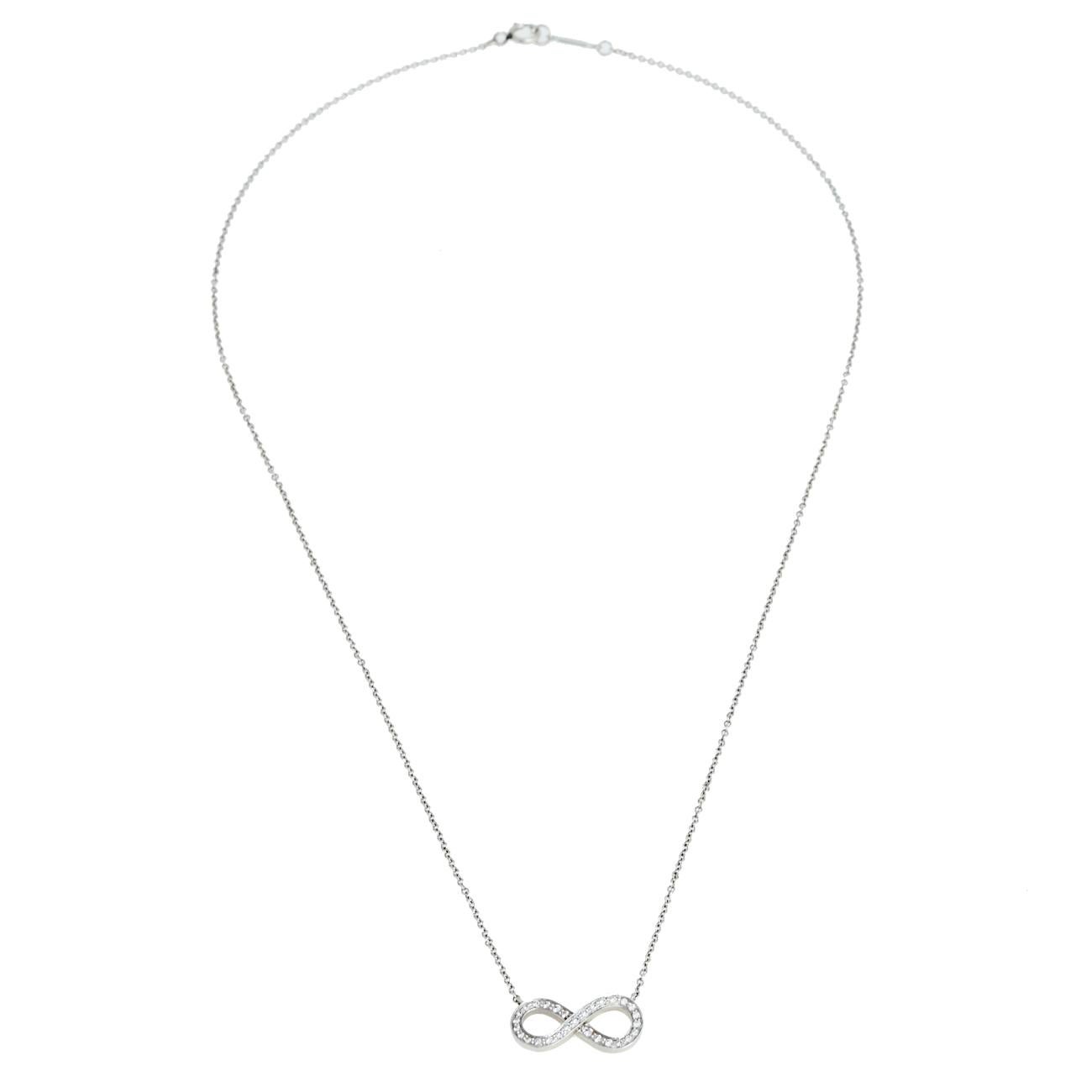 This one is for sophisticated fashionistas who love to keep it simple yet stylish. This Tiffany necklace comes with a platinum infinity motif embellished with diamonds weighing approximately 0.10 carat. It is secured with a spring-ring clasp closure