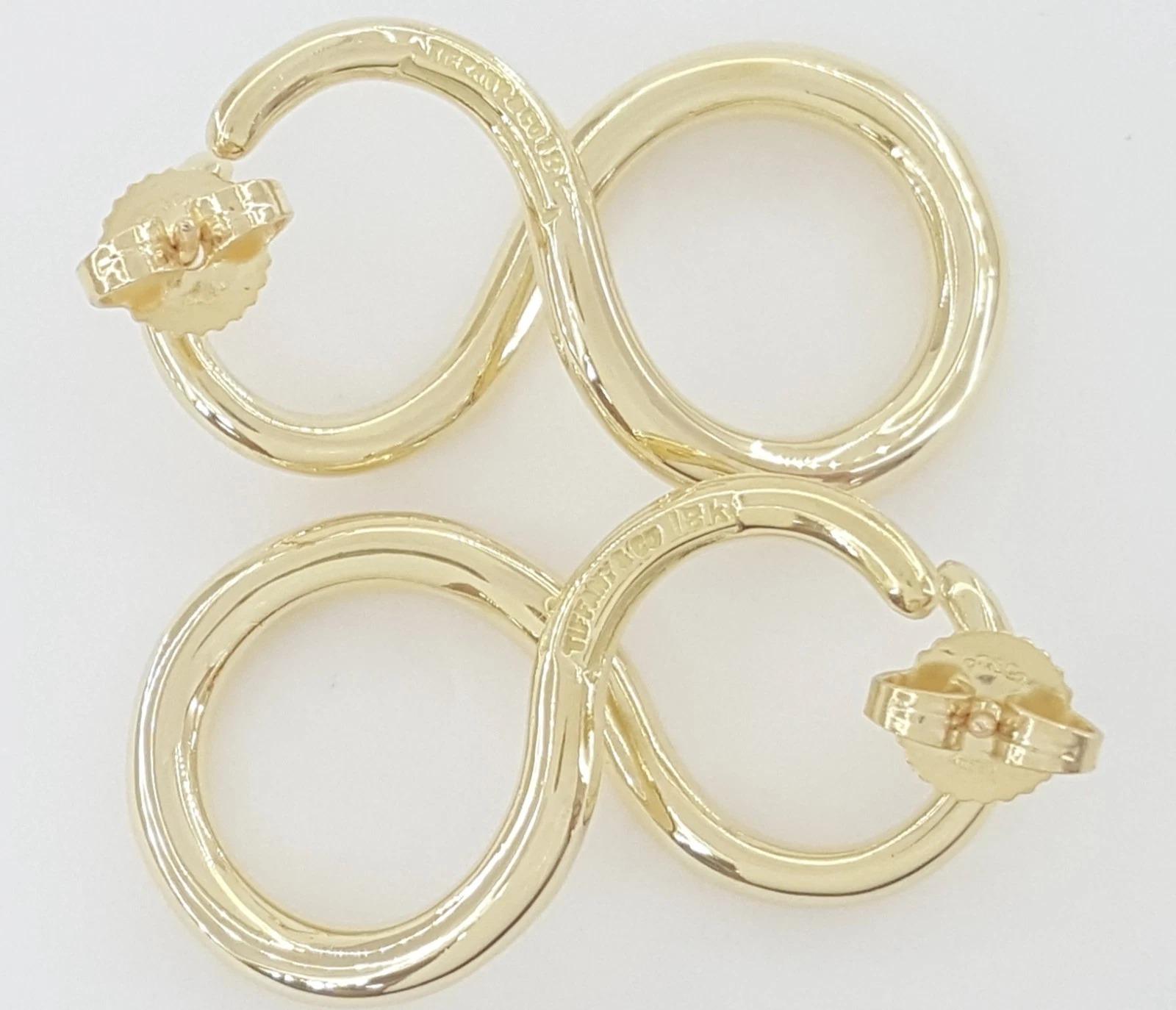 De las mujeres Tiffany & Co. Pendientes grandes Infinity de oro amarillo de 18 quilates en venta
