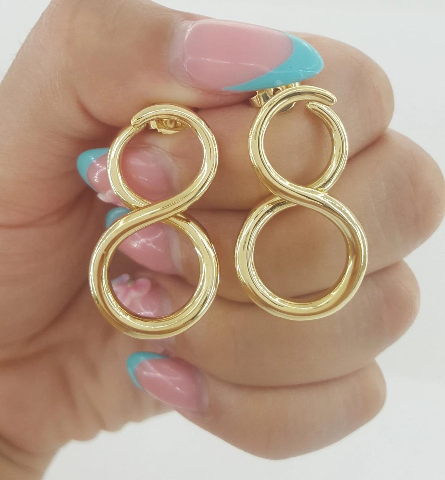 Tiffany & Co. Pendientes grandes Infinity de oro amarillo de 18 quilates en venta 1