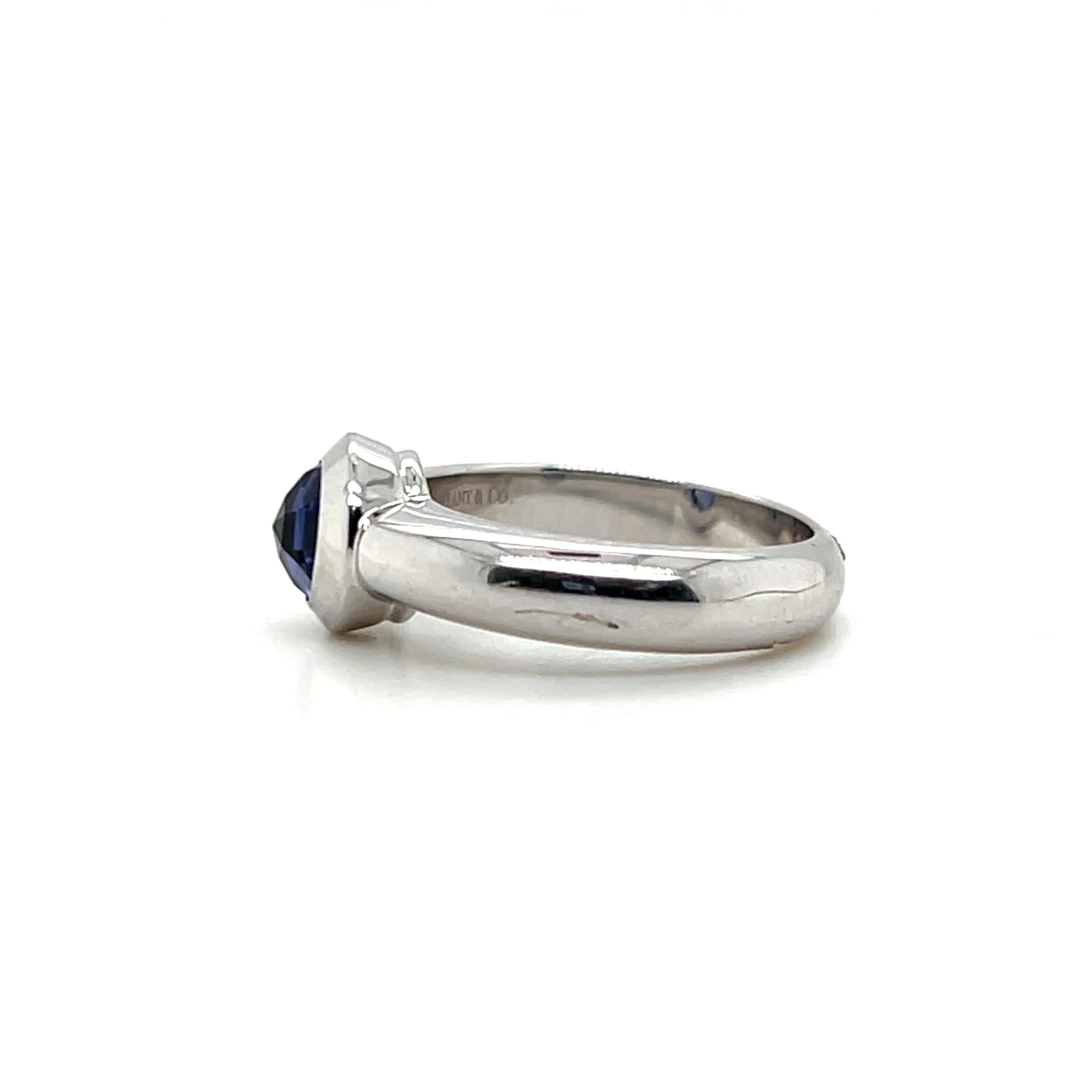 Tiffany & Co. Bague solitaire en or blanc 18k et iolite Unisexe en vente