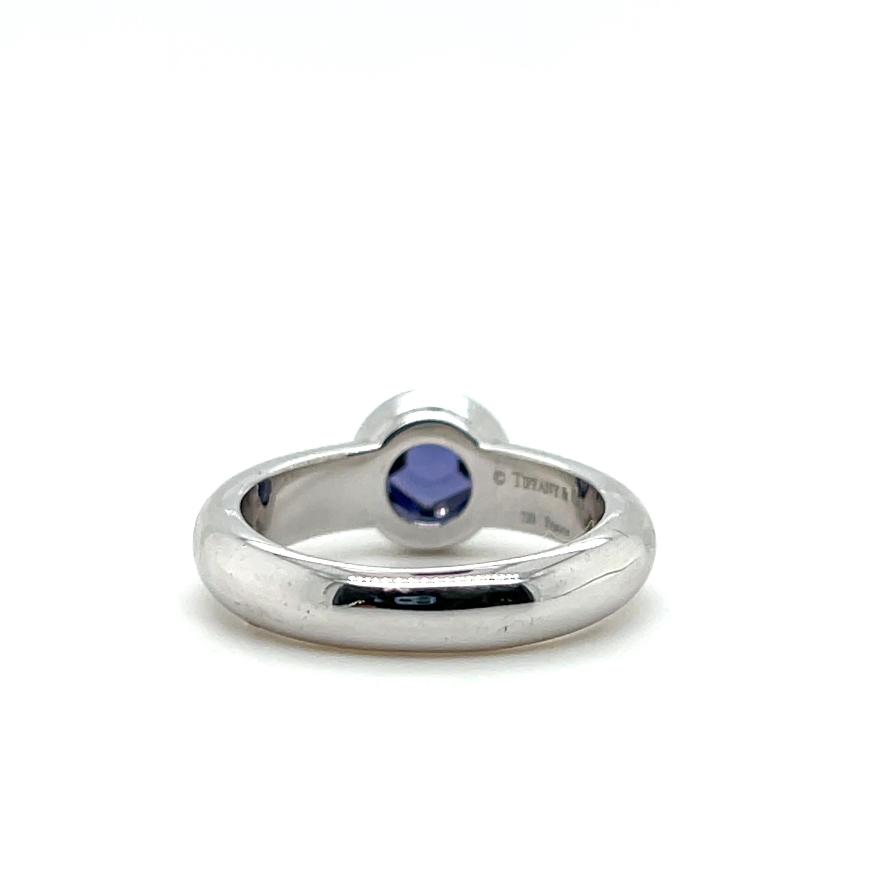 Tiffany & Co. Bague solitaire en or blanc 18k et iolite en vente 1