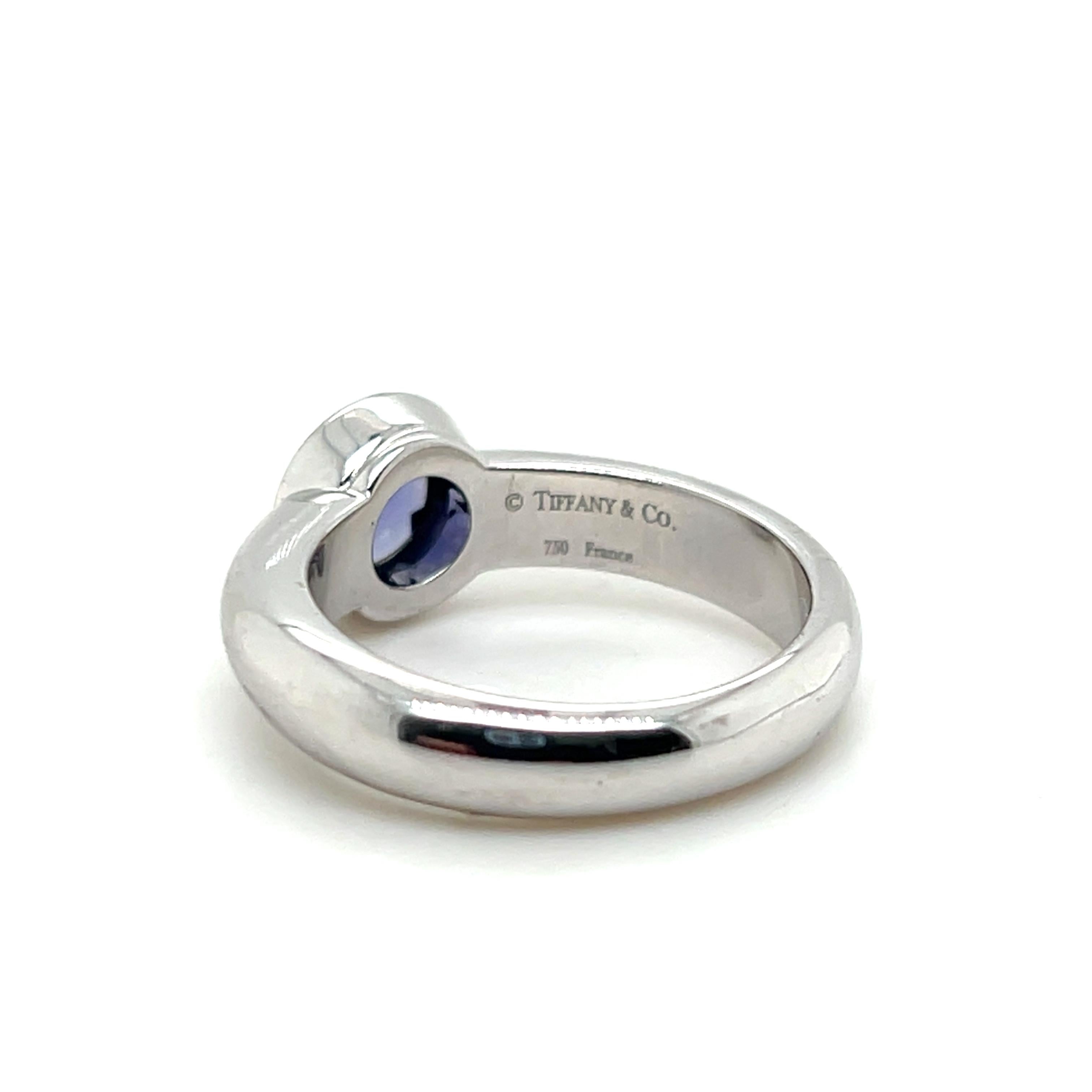 Tiffany & Co. Bague solitaire en or blanc 18k et iolite en vente 2