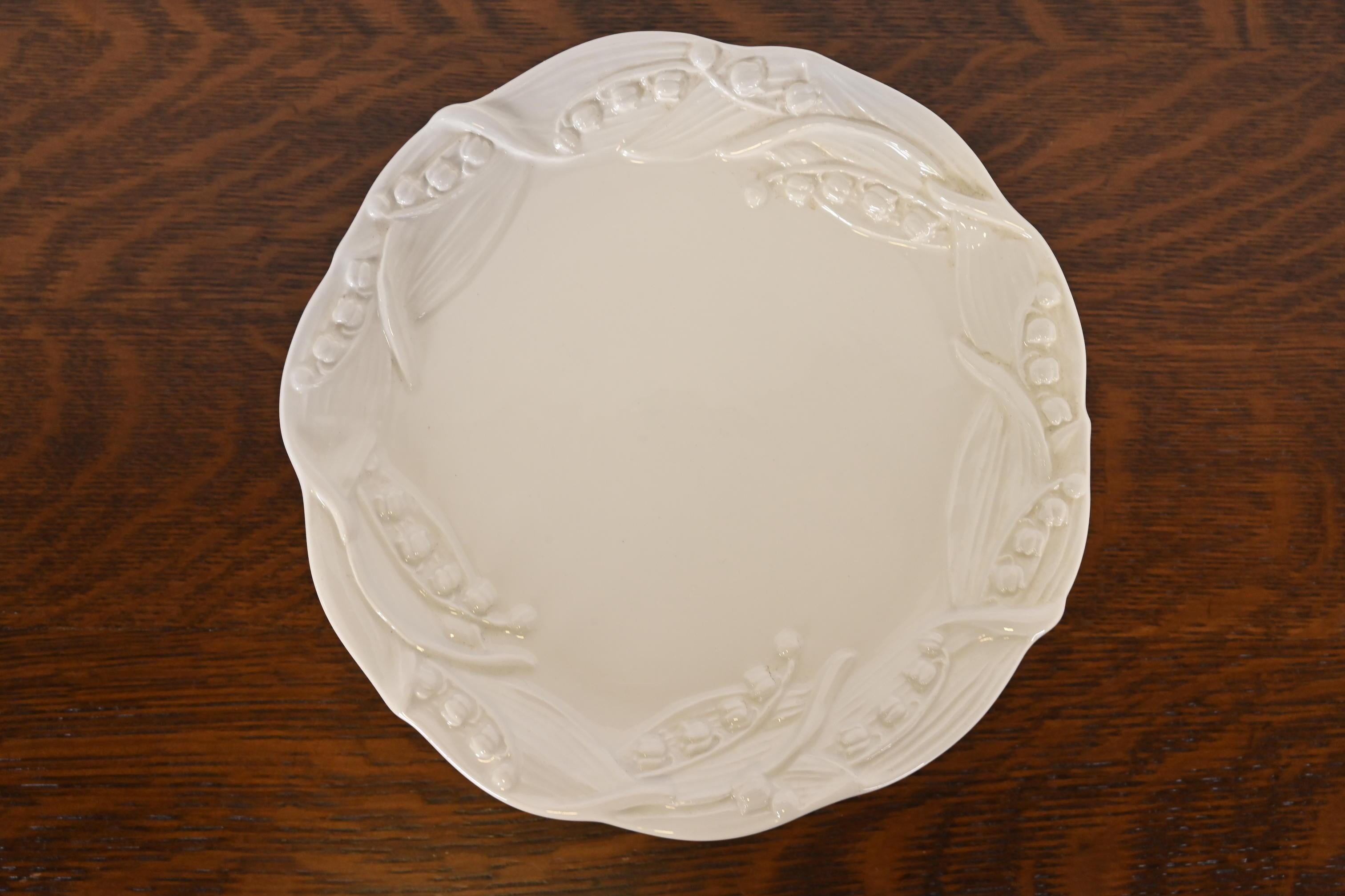 Italiano Tiffany & Co. Tazza con piedistallo in porcellana italiana o alzata per dolci in vendita