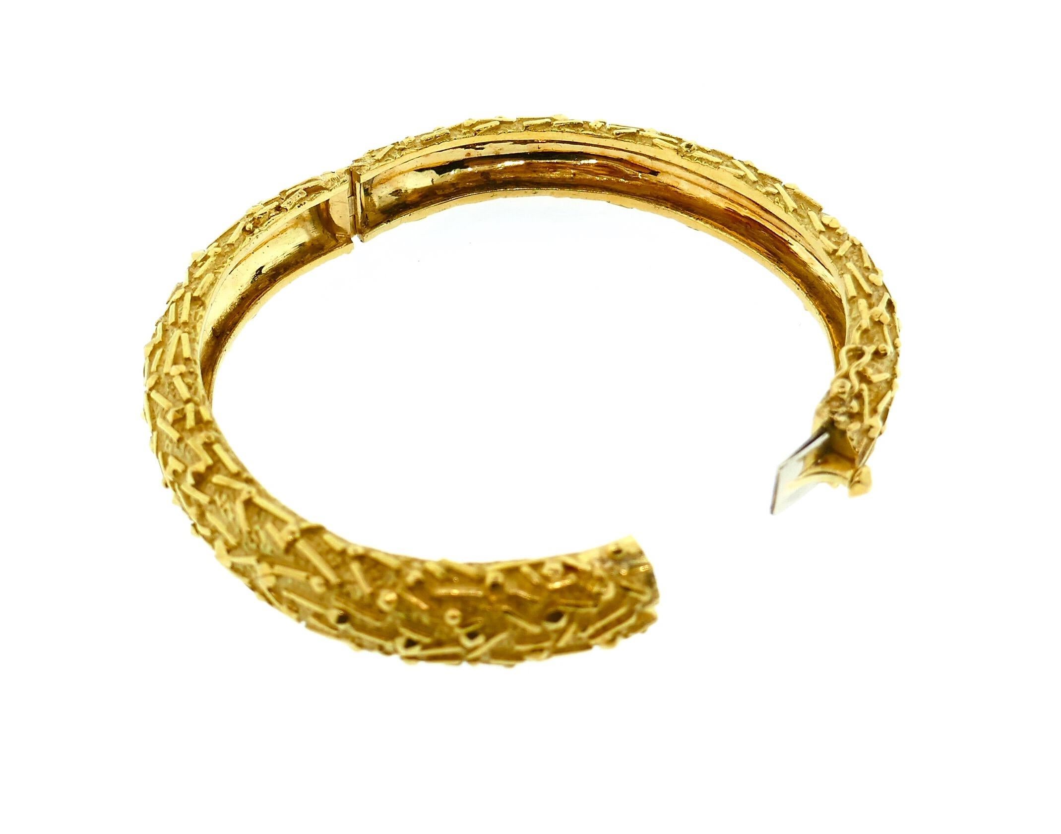 Tiffany & Co. Italy 18 Karat Yellow Gold Modernist Bangle In Excellent Condition In Beverly Hills, CA