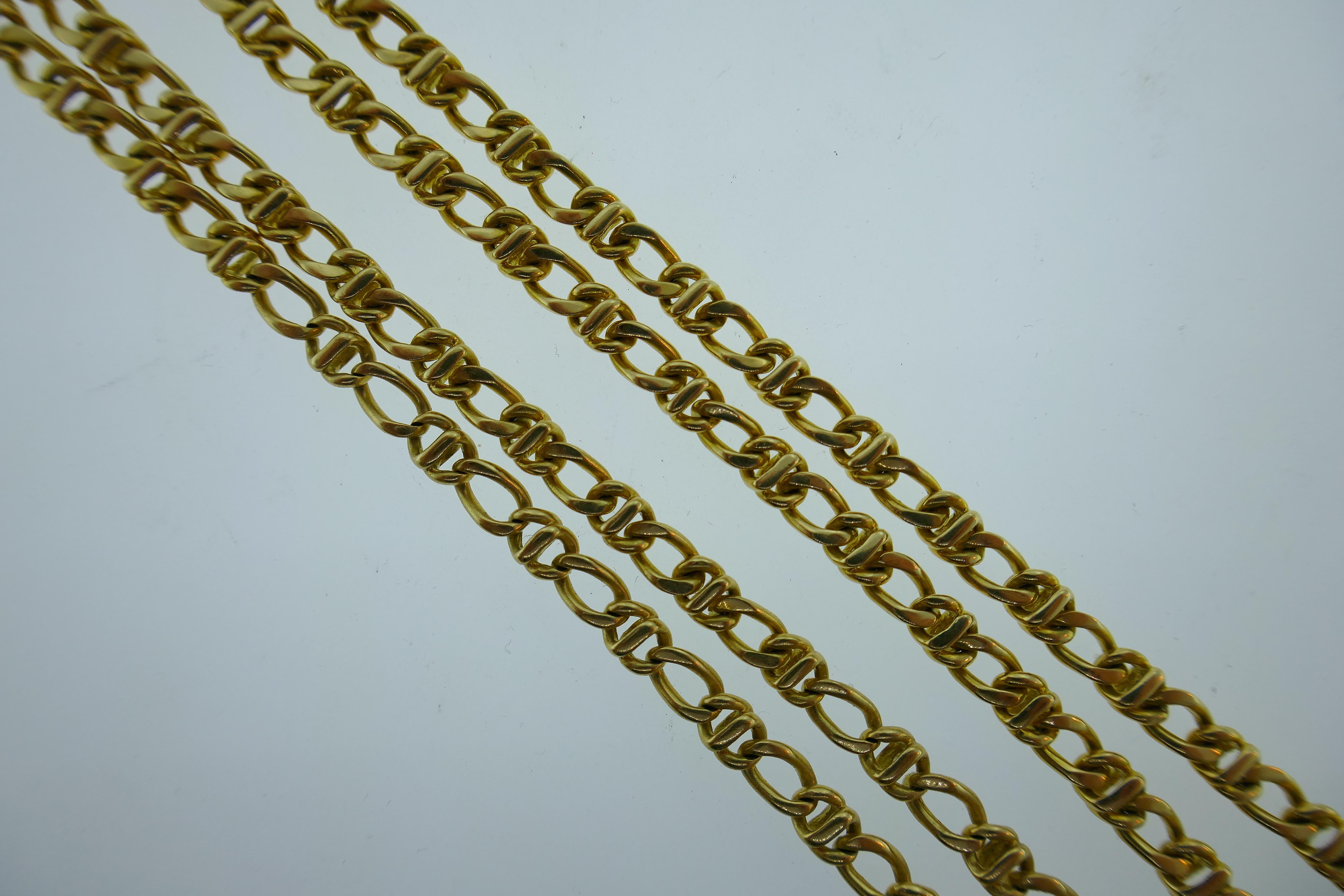 Tiffany & Co. Italy 18 Karat Yellow Gold Chain Link Necklace circa 1980s Vintage 2