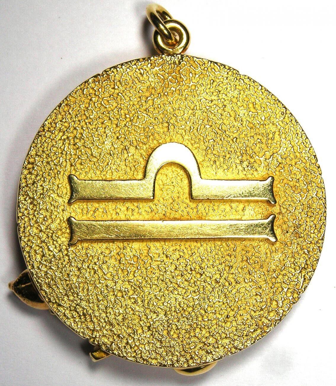 Tiffany & Co. Italy Vintage 18k Yellow Gold & Diamond Libra Pendant Vintage & Rare

Here is your chance to purchase a beautiful and highly collectible designer pendant.  

Zodiac Tiffany & Co. Diamond, Gold Pendant, Circa 1970's


Stones: Full-cut