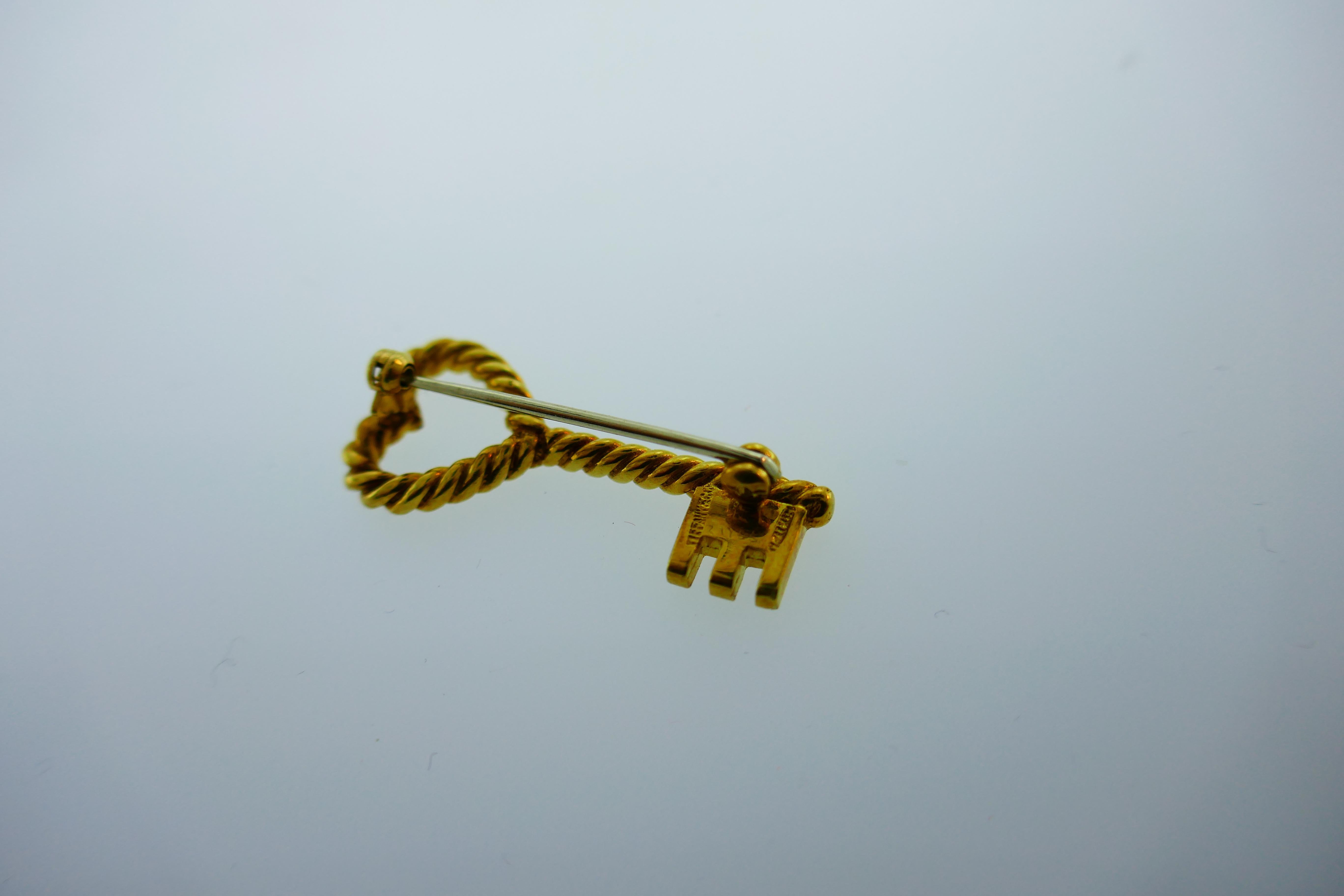 Women's or Men's Tiffany & Co. Italy 18 Karat Yellow Gold Key to My Heart Brooch /Pendant Vintage