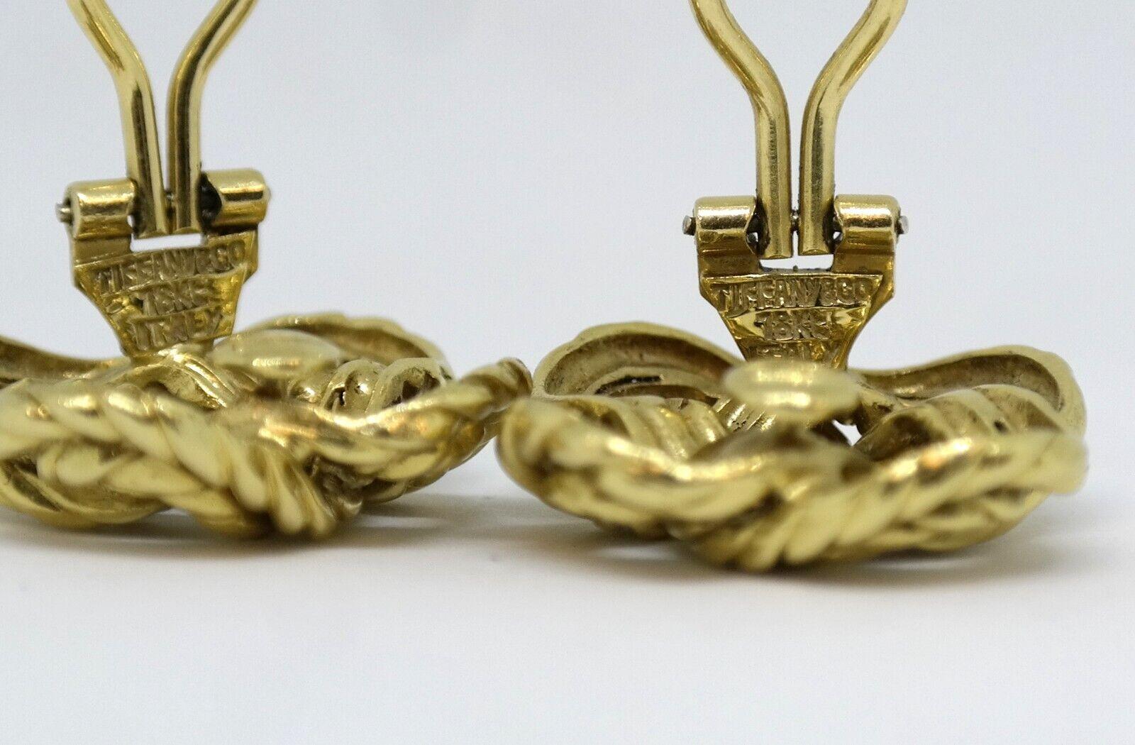 Women's or Men's TIFFANY & CO. Italy 18k Yellow Gold Knot Motif Clip On Earrings Vintage 1970s For Sale