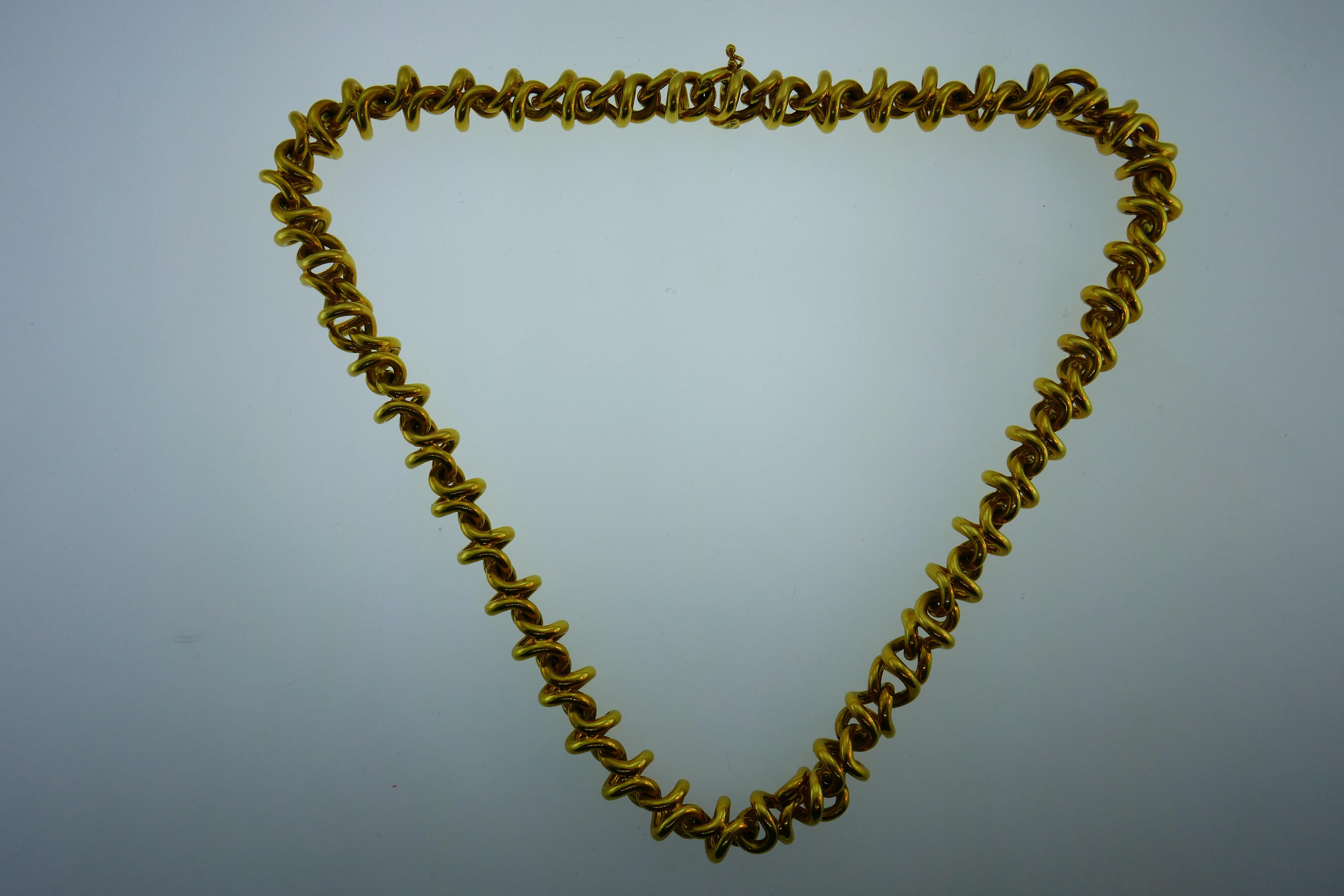 Tiffany & Co. Italy 18 Karat Yellow Gold Link Necklace Vintage 1