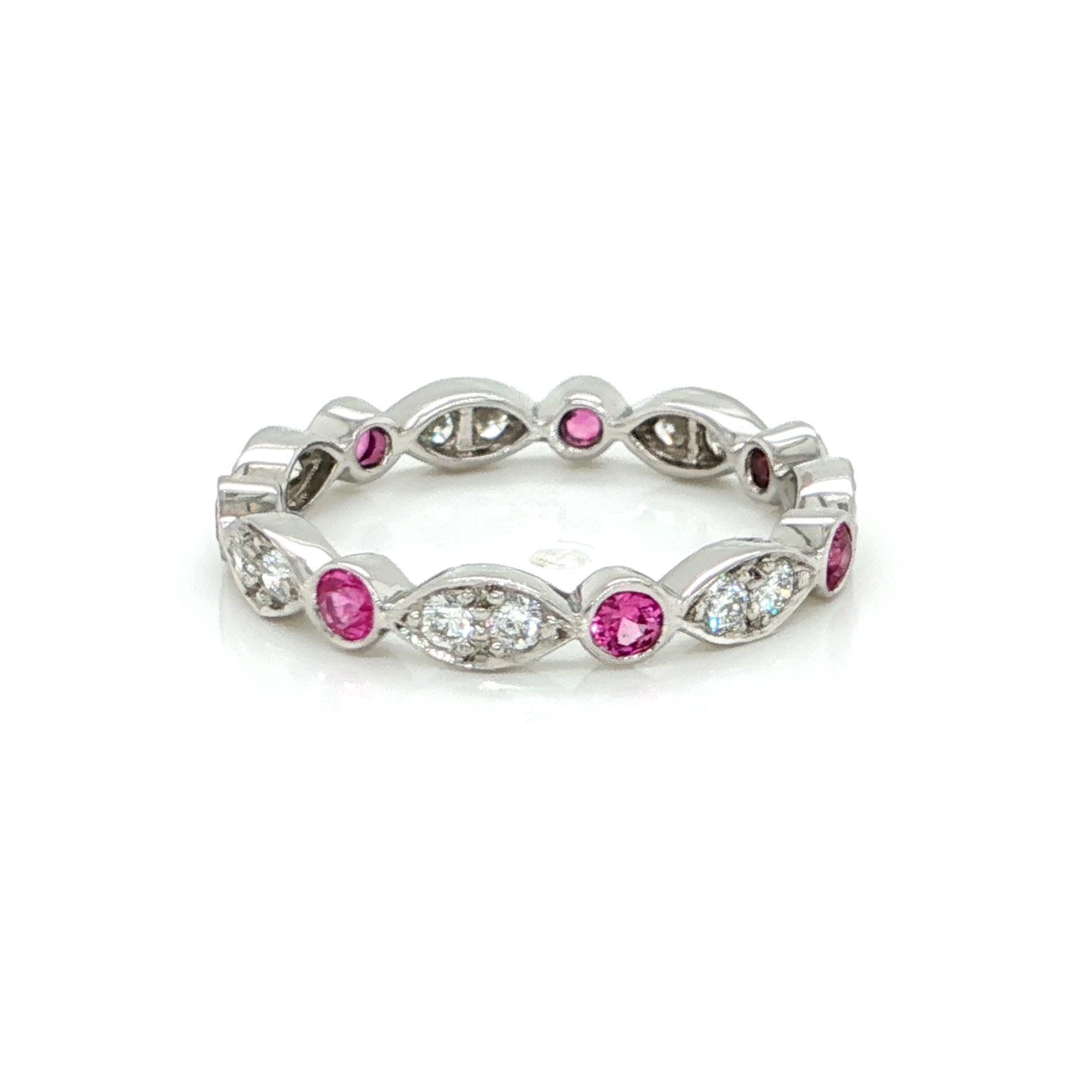 Moderno Tiffany & Co. Anello Jazz in platino con diamanti e zaffiri rosa misura 6 in vendita