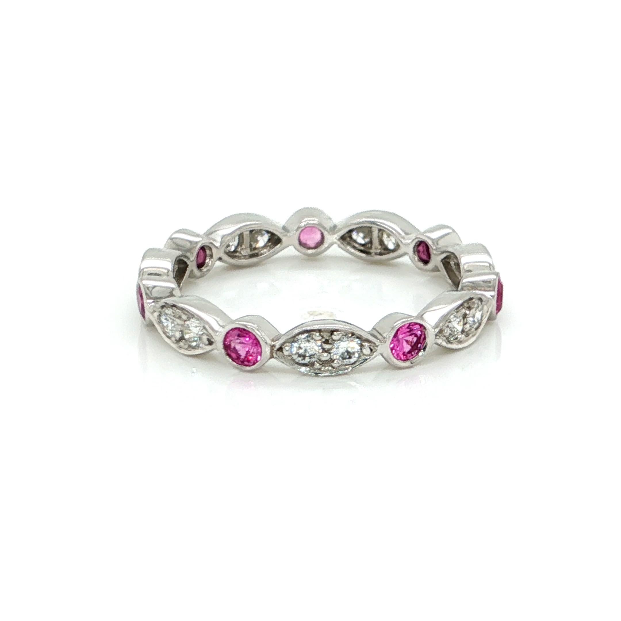 Taglio brillante Tiffany & Co. Anello Jazz in platino con diamanti e zaffiri rosa misura 6 in vendita