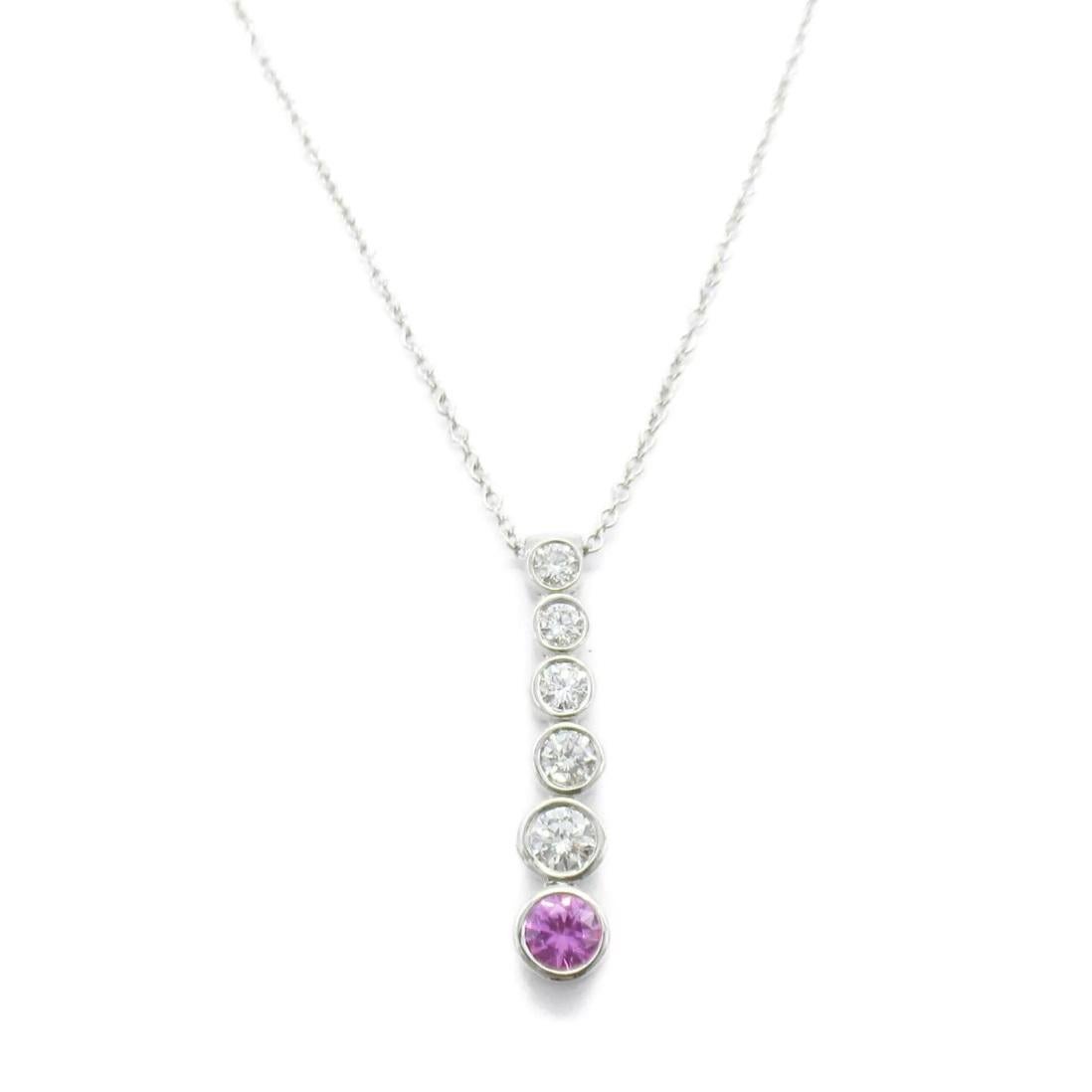 TIFFANY & Co. Collana con ciondolo a goccia graduata in platino con diamanti e zaffiri rosa. In condizioni buone in vendita a Los Angeles, CA