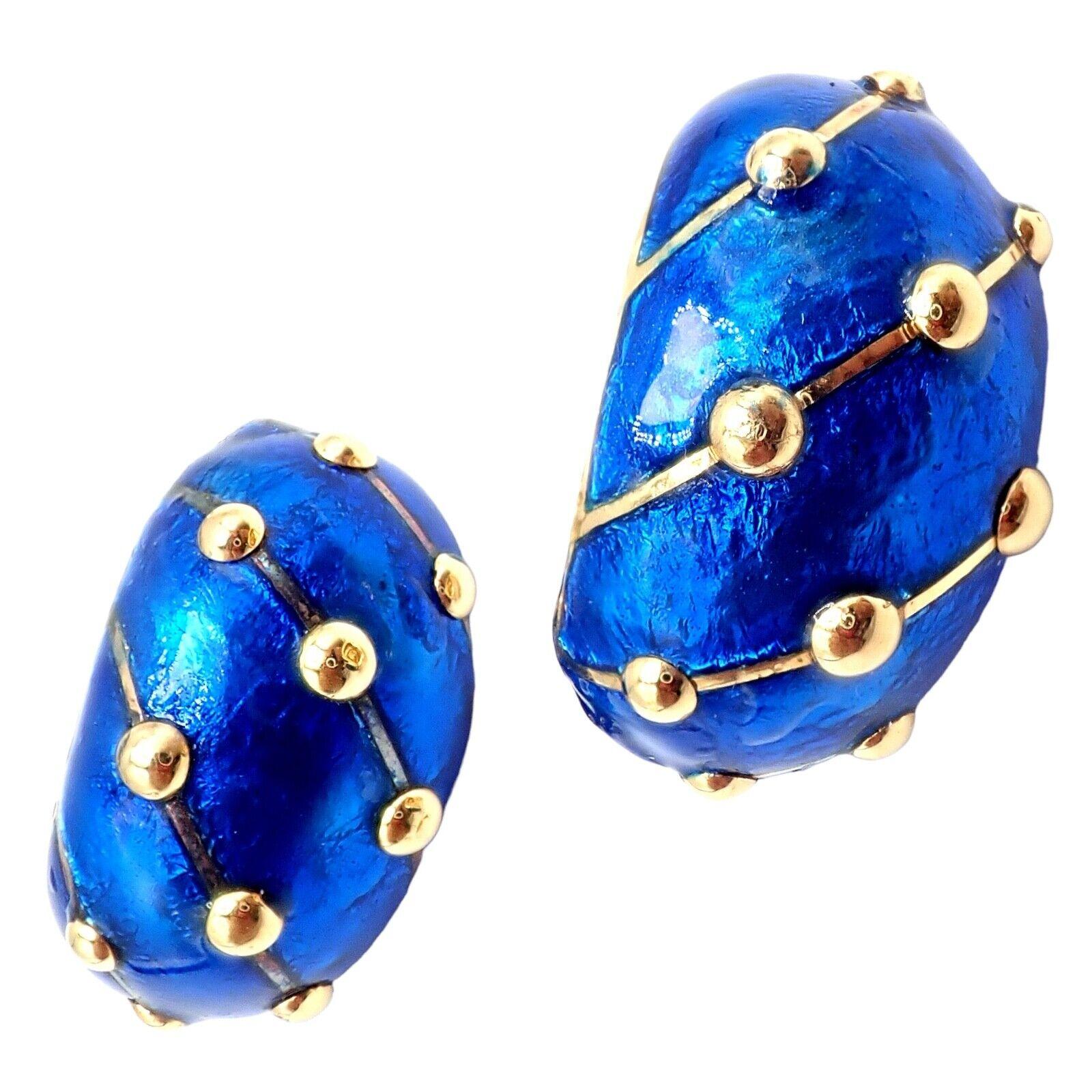 18k Yellow Gold Blue Enamel Large Banana Earrings from Jean Schlumberger for Tiffany & Co. 
The Rare Tiffany & Co Schlumberger 18k Yellow Gold Large Blue Enamel Earrings are a stunning and unique accessory. 
Designed by Jean Schlumberger, they