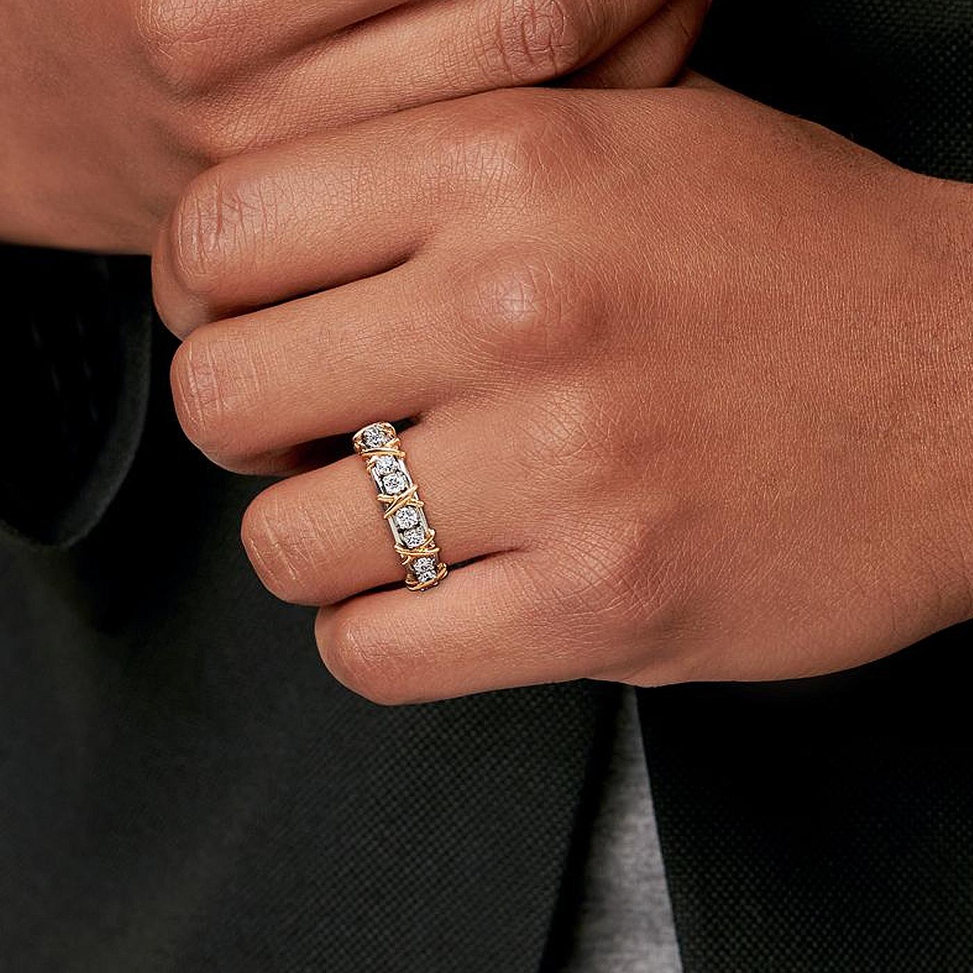 Tiffany & Co Jean Schlumberger Platinum Round Brilliant 16 Stone Diamond Ring In Excellent Condition For Sale In Aventura, FL