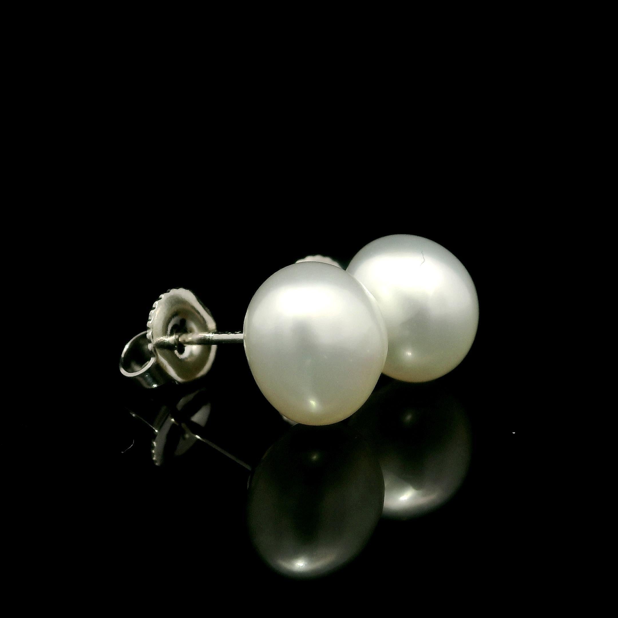 Tiffany & Co. Keshi Pendientes Barrocos de Oro de 18k con Perlas y Cierre de Mariposa en Excelente estado para la venta en Montclair, NJ