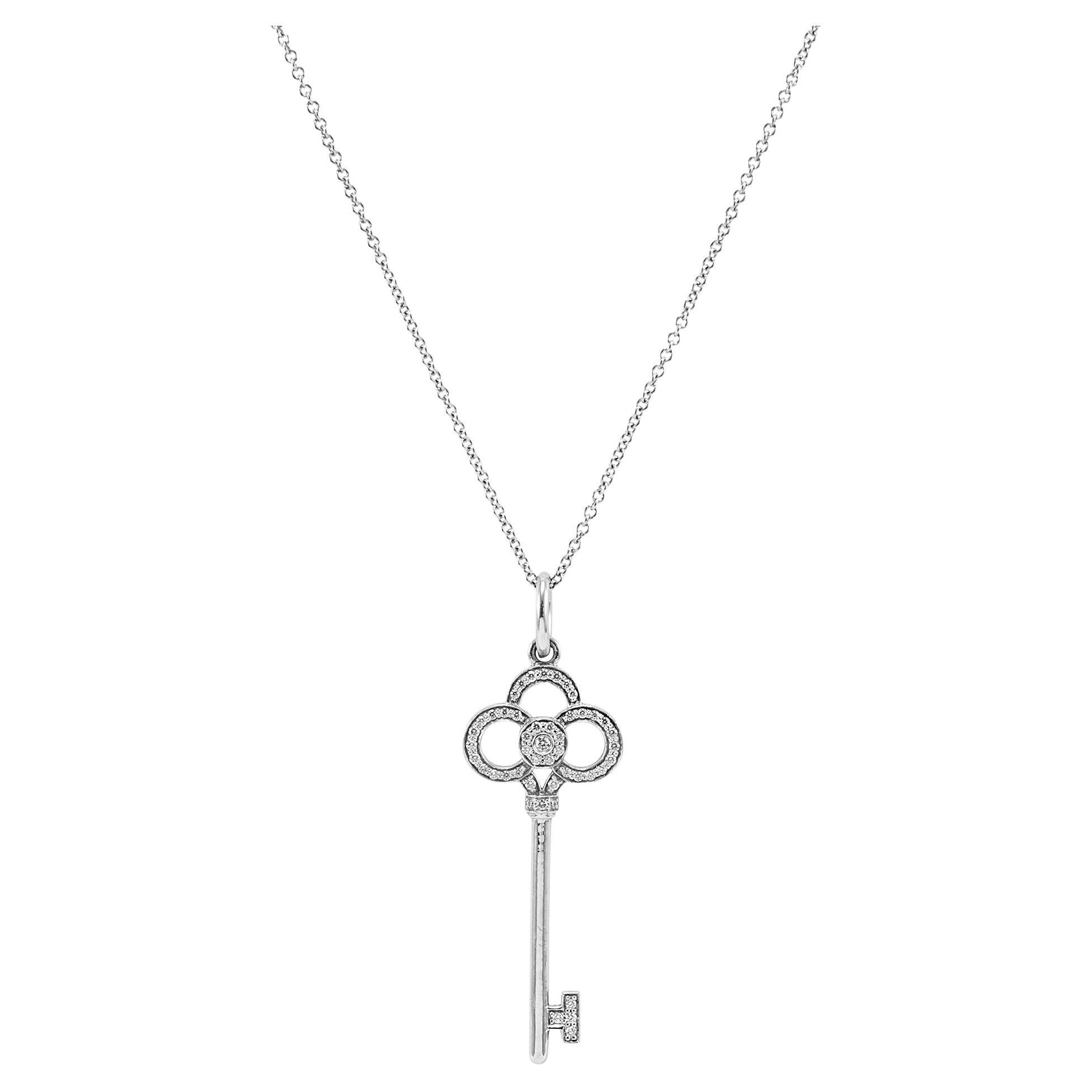 Tiffany & Co. Halskette mit Schlüsselanhänger, 18 Karat Weißgold Pave Diamant Mini Krone Schlüsselanhänger