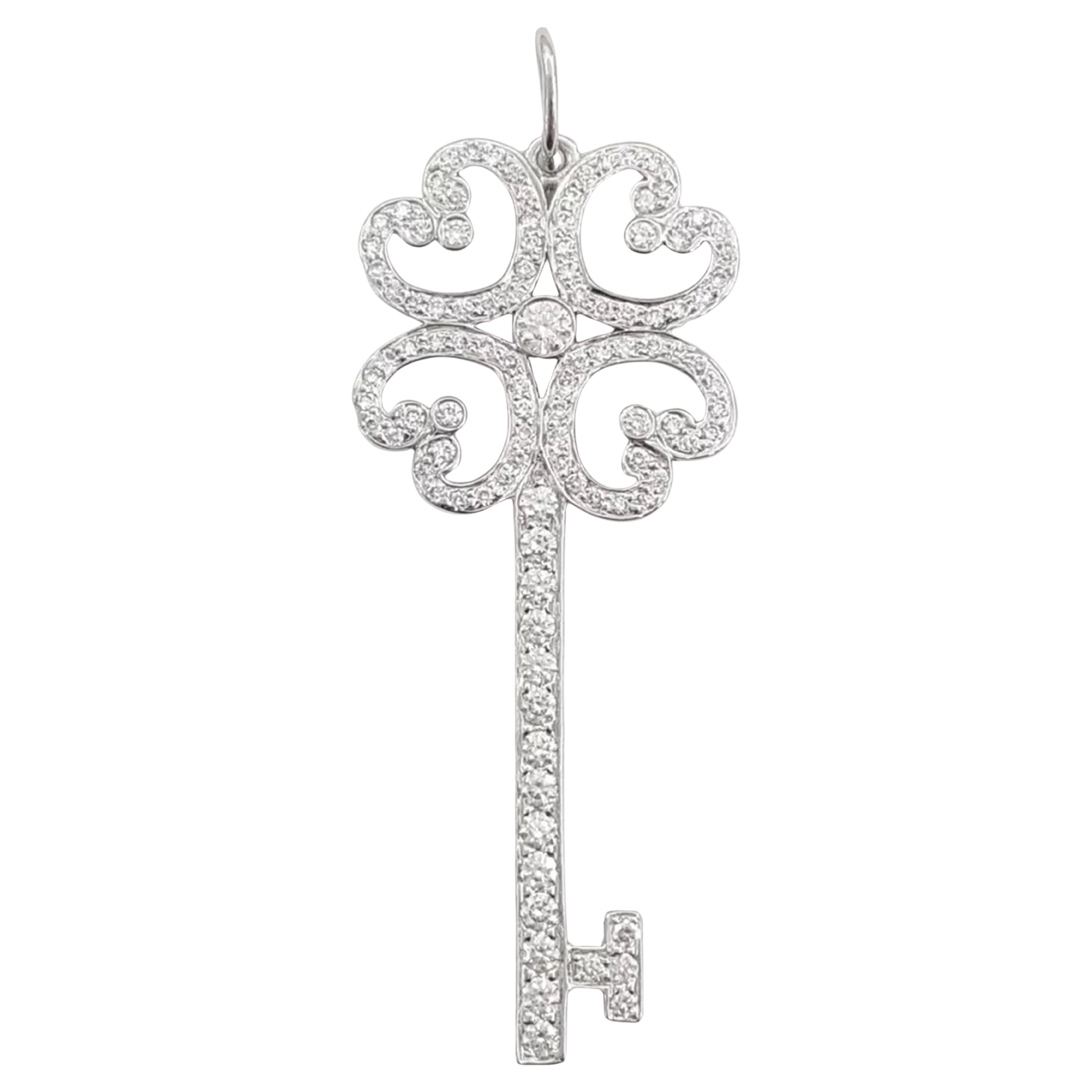 Taglio rotondo Tiffany & Co. Ciondolo con chiave di diamante Enchant Quatra Heart in vendita