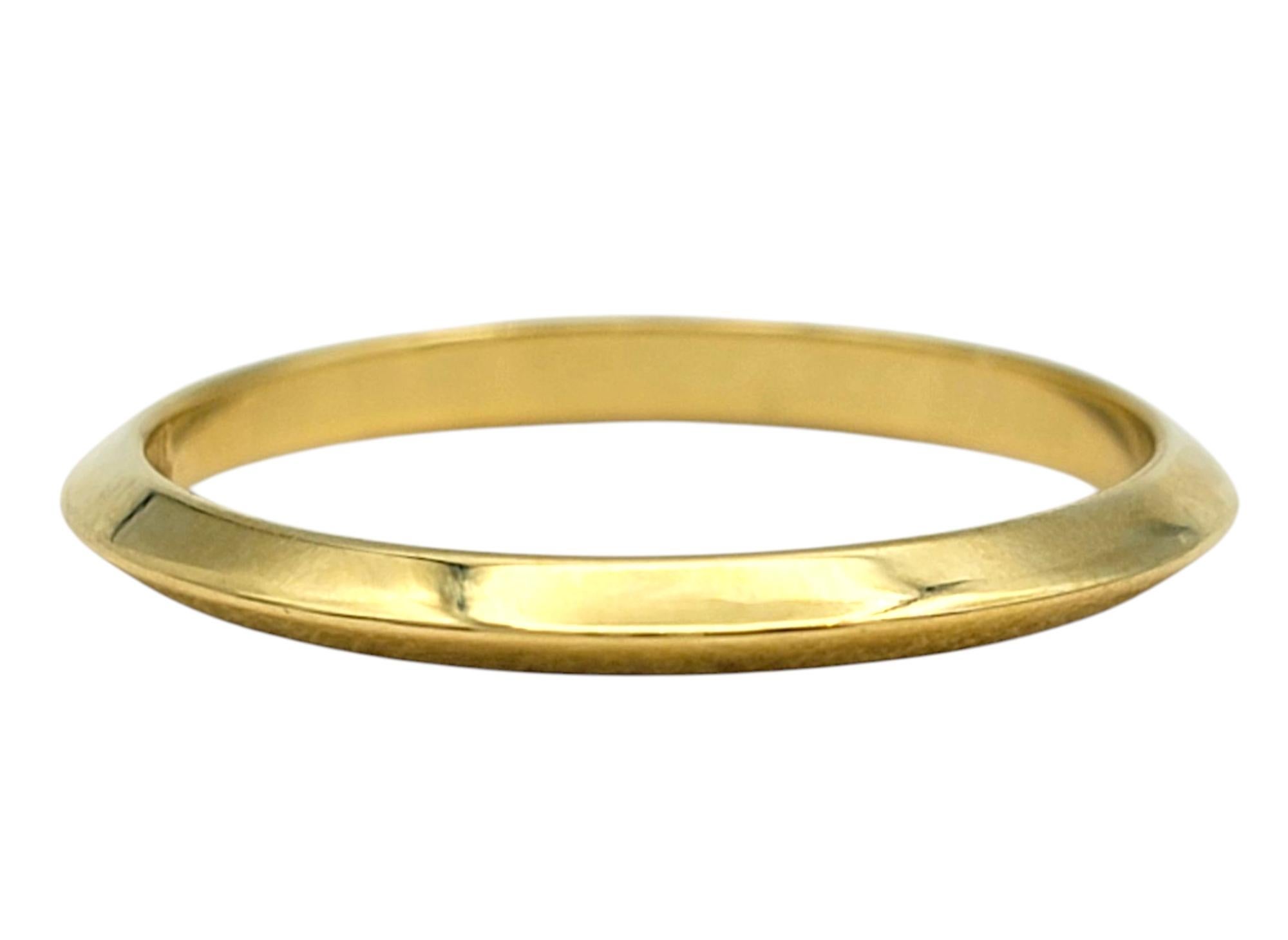 Tiffany & Co. Knife Edge 2mm Stacking Band Ring in Polished 18 Karat Yellow Gold In Good Condition For Sale In Scottsdale, AZ