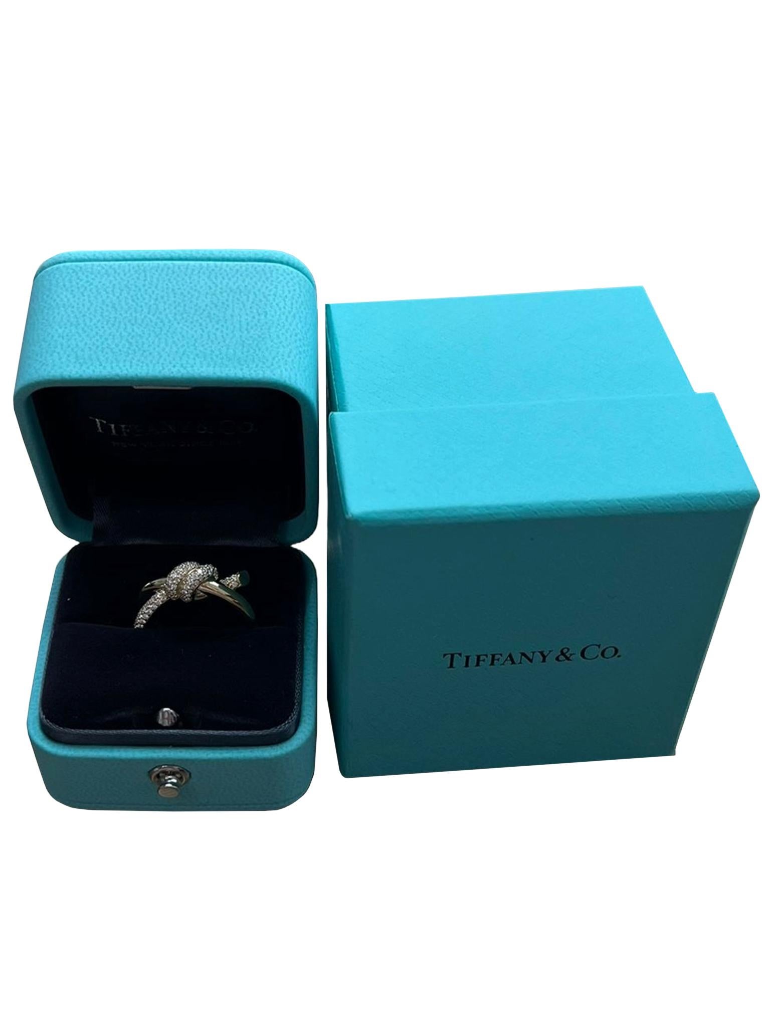 Modernist Tiffany & Co Knot Double Row Ring in Yellow Gold with 0.31ct Diamonds For Sale